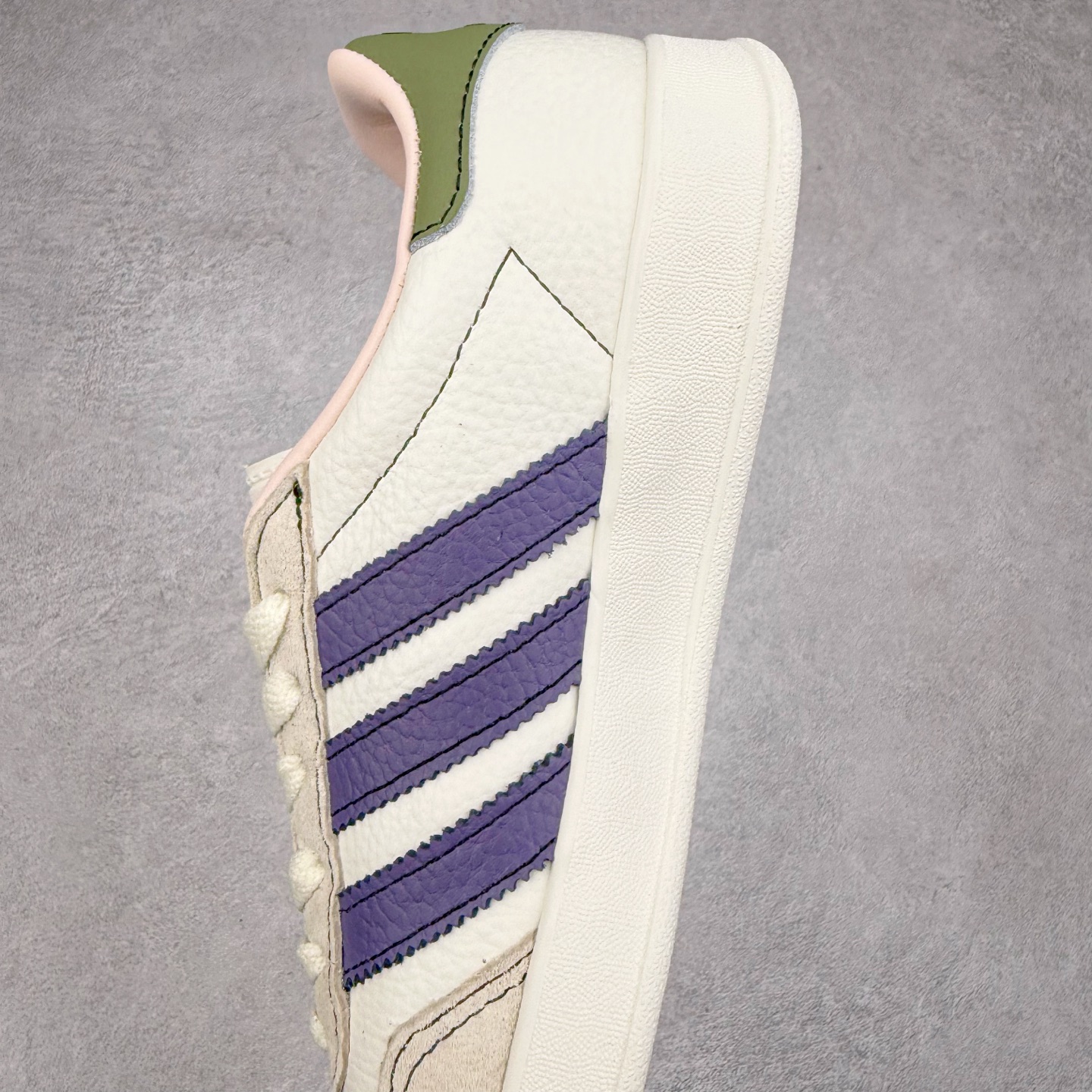 图片[7]-＃C2 AD Gazelle Indoor Trainers 羚羊内训系列低帮复古百搭休闲运动德训风板鞋 DD6607 90年代经典的复刻版！自60年代以足球训练鞋面世以来,Gazelle就以其经典设计席卷全球。1991年版本的复刻,再造经典Gazelle。采用皮革打造,搭配浊色细节,让这款经典更加简约。尺码：36 36⅔ 37⅓ 38 38⅔ 39⅓ 40 40⅔ 41⅓ 42 42⅔ 43⅓ 44⅓ 44⅔ 45-选品中心