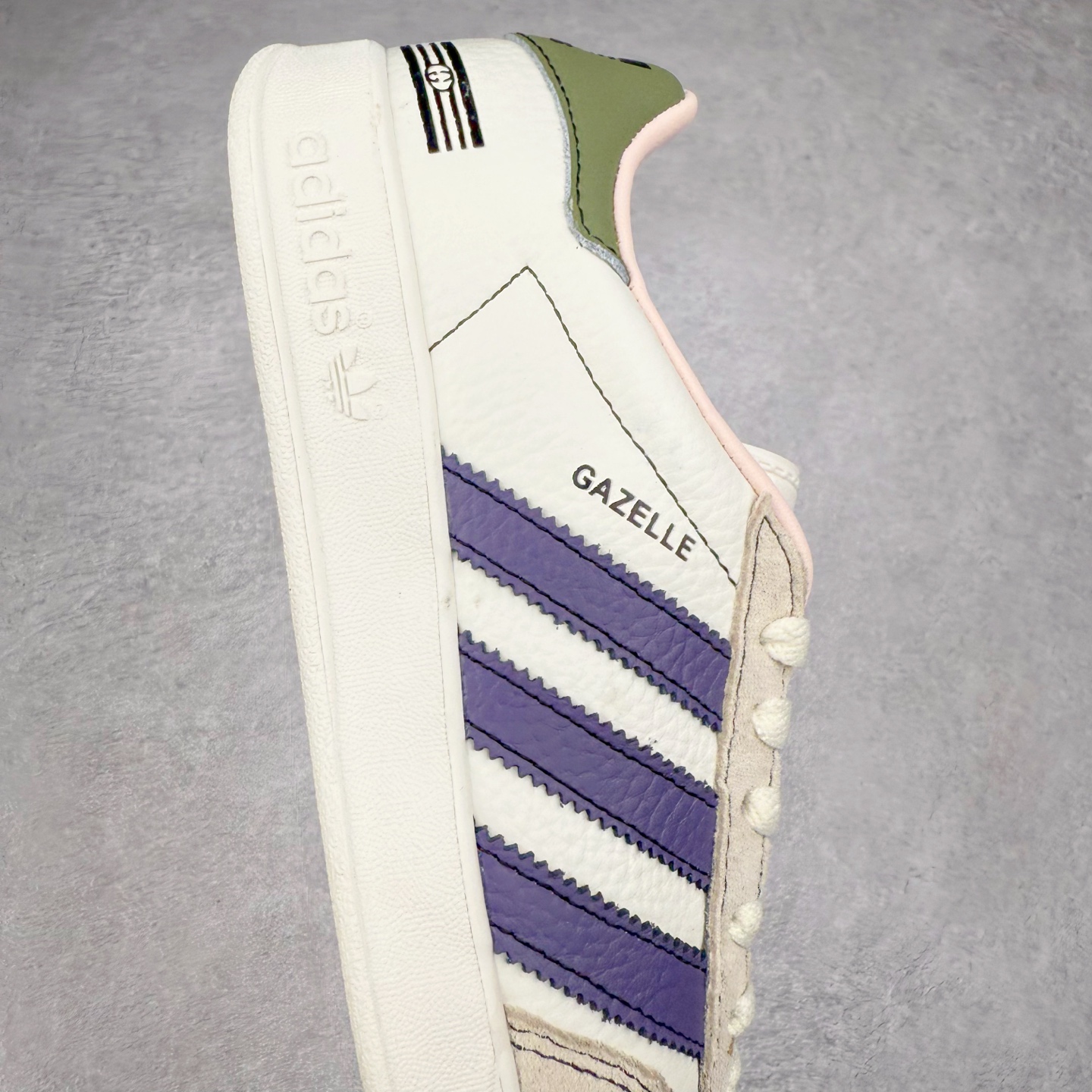 图片[6]-＃C2 AD Gazelle Indoor Trainers 羚羊内训系列低帮复古百搭休闲运动德训风板鞋 DD6607 90年代经典的复刻版！自60年代以足球训练鞋面世以来,Gazelle就以其经典设计席卷全球。1991年版本的复刻,再造经典Gazelle。采用皮革打造,搭配浊色细节,让这款经典更加简约。尺码：36 36⅔ 37⅓ 38 38⅔ 39⅓ 40 40⅔ 41⅓ 42 42⅔ 43⅓ 44⅓ 44⅔ 45-选品中心