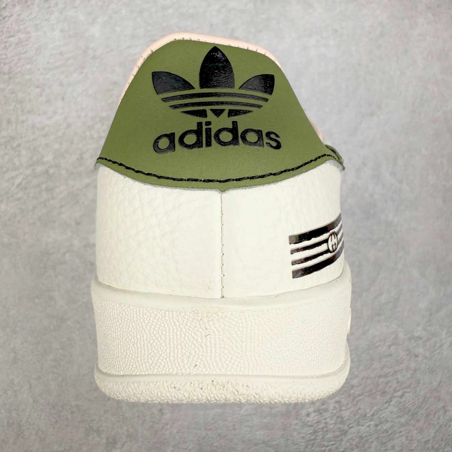 图片[8]-＃C2 AD Gazelle Indoor Trainers 羚羊内训系列低帮复古百搭休闲运动德训风板鞋 DD6607 90年代经典的复刻版！自60年代以足球训练鞋面世以来,Gazelle就以其经典设计席卷全球。1991年版本的复刻,再造经典Gazelle。采用皮革打造,搭配浊色细节,让这款经典更加简约。尺码：36 36⅔ 37⅓ 38 38⅔ 39⅓ 40 40⅔ 41⅓ 42 42⅔ 43⅓ 44⅓ 44⅔ 45-选品中心