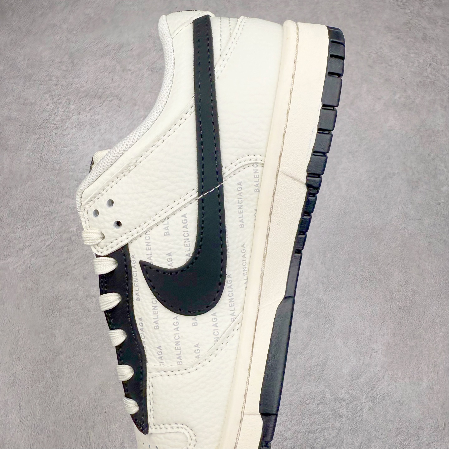 图片[7]-NK Dunk Low 定制配色 KK1333-041 大厂出品 极力推荐 原装头层材料 独家版型蒸餾加工帶來的是更好的视觉和脚感体验大厂纯原品质出货 清洁度 电绣工艺 皮料切割干净无任何毛边 细节完美 实拍调校N版已经零色差零失真 百分百还原实物色彩所见即所得 不存在货不对板色差等低级问题 选购参考实物拍摄 不混卖不参货 只用心做好货严格选品 承诺混一赔十 尺码：36 36.5 37.5 38 38.5 39 40 40.5 41 42 42.5 43 44 44.5 45-选品中心