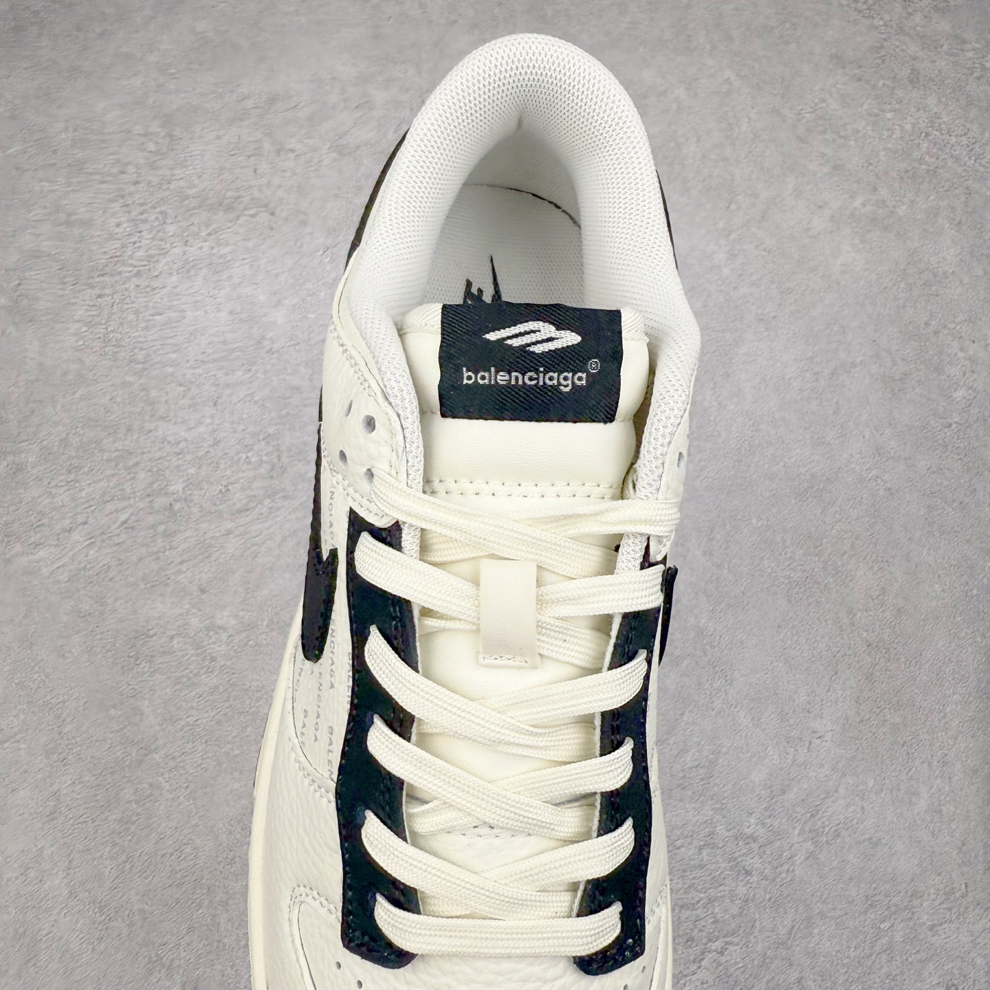 图片[5]-NK Dunk Low 定制配色 KK1333-041 大厂出品 极力推荐 原装头层材料 独家版型蒸餾加工帶來的是更好的视觉和脚感体验大厂纯原品质出货 清洁度 电绣工艺 皮料切割干净无任何毛边 细节完美 实拍调校N版已经零色差零失真 百分百还原实物色彩所见即所得 不存在货不对板色差等低级问题 选购参考实物拍摄 不混卖不参货 只用心做好货严格选品 承诺混一赔十 尺码：36 36.5 37.5 38 38.5 39 40 40.5 41 42 42.5 43 44 44.5 45-选品中心