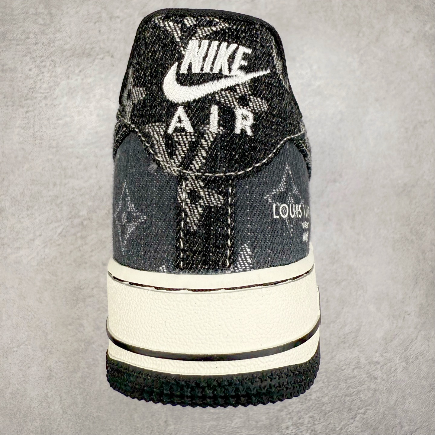 图片[8]-NK Air Force 1´07 Low 空军一号低帮百搭休闲运动板鞋 KJ1688-003 柔软、弹性十足的缓震性能和出色的中底设计 横跨复古与现代的外型结合 造就出风靡全球 三十多年的Force 1 直到今天还深受青睐 实拍调校N版已经零色差零失真 百分百还原实物色彩所见即所得 不存在货不对板色差等低级问题 选购参考实物拍摄 不混卖不参货 只用心做好货严格选品 承诺混一赔十 尺码：36 36.5 37.5 38 38.5 39 40 40.5 41 42 42.5 43 44 44.5 45-选品中心