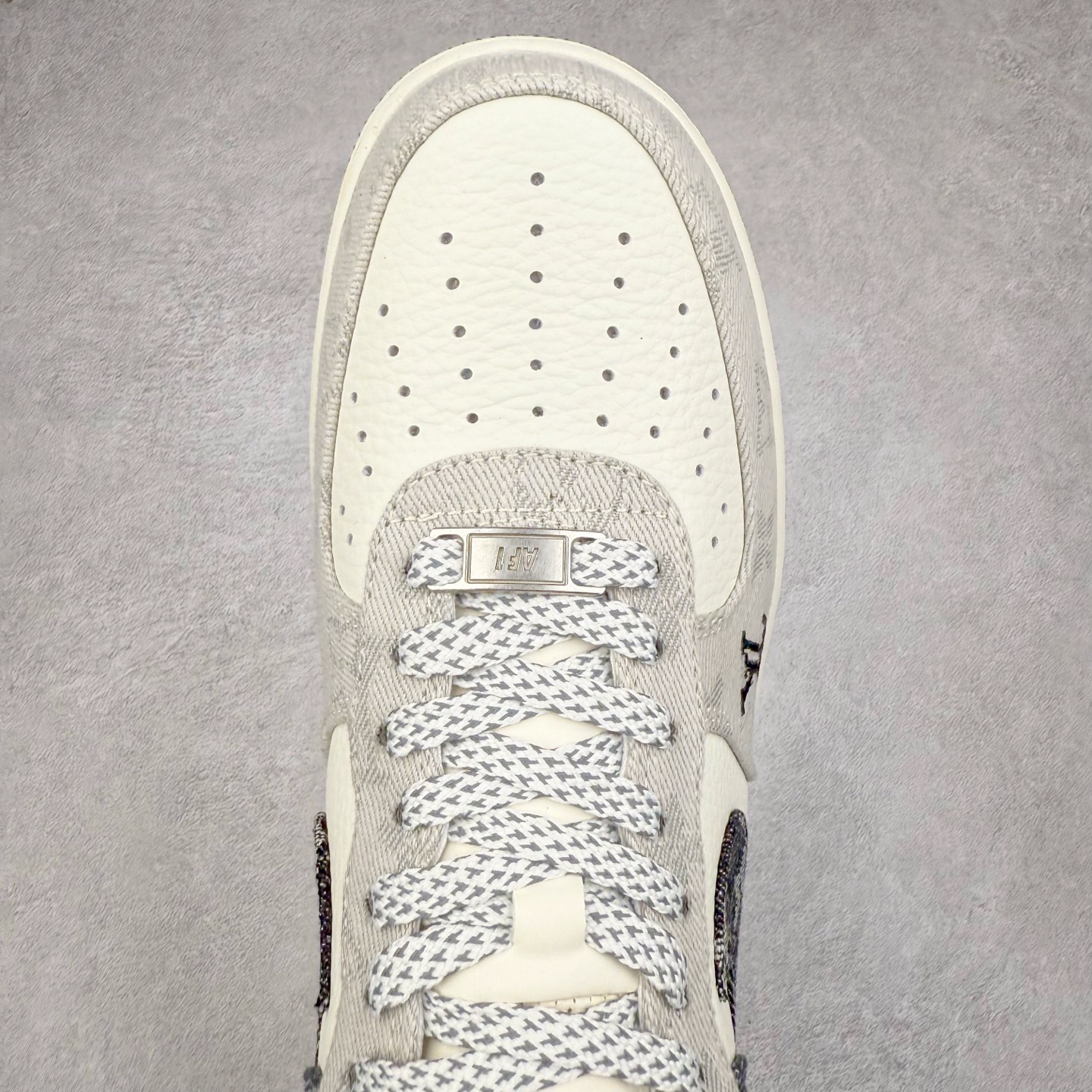 图片[4]-NK Air Force 1´07 Low 空军一号低帮百搭休闲运动板鞋 KJ1688-003 柔软、弹性十足的缓震性能和出色的中底设计 横跨复古与现代的外型结合 造就出风靡全球 三十多年的Force 1 直到今天还深受青睐 实拍调校N版已经零色差零失真 百分百还原实物色彩所见即所得 不存在货不对板色差等低级问题 选购参考实物拍摄 不混卖不参货 只用心做好货严格选品 承诺混一赔十 尺码：36 36.5 37.5 38 38.5 39 40 40.5 41 42 42.5 43 44 44.5 45-选品中心