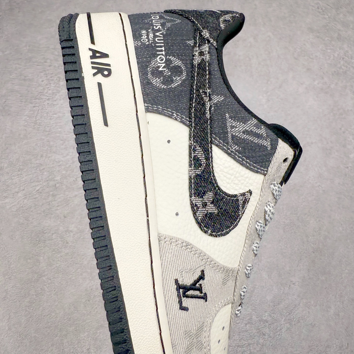 图片[6]-NK Air Force 1´07 Low 空军一号低帮百搭休闲运动板鞋 KJ1688-003 柔软、弹性十足的缓震性能和出色的中底设计 横跨复古与现代的外型结合 造就出风靡全球 三十多年的Force 1 直到今天还深受青睐 实拍调校N版已经零色差零失真 百分百还原实物色彩所见即所得 不存在货不对板色差等低级问题 选购参考实物拍摄 不混卖不参货 只用心做好货严格选品 承诺混一赔十 尺码：36 36.5 37.5 38 38.5 39 40 40.5 41 42 42.5 43 44 44.5 45-选品中心