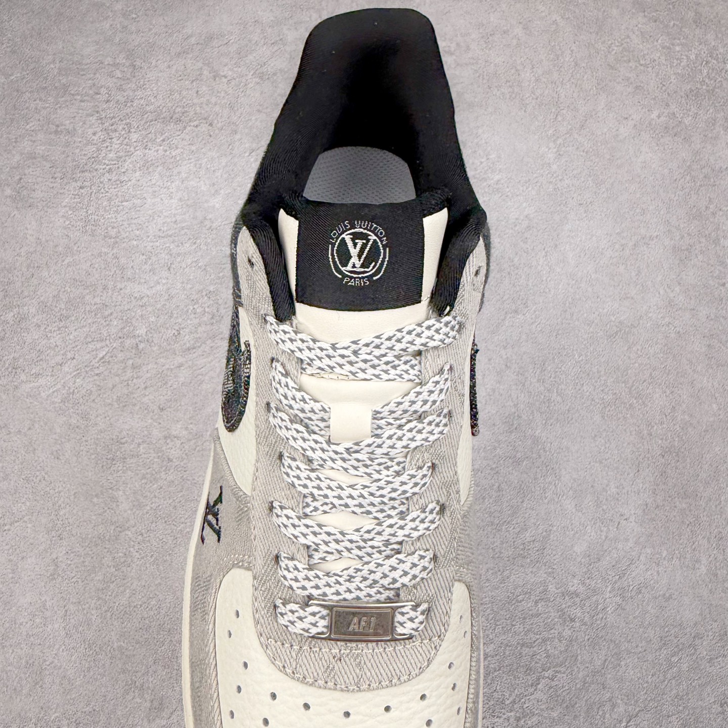 图片[5]-NK Air Force 1´07 Low 空军一号低帮百搭休闲运动板鞋 KJ1688-003 柔软、弹性十足的缓震性能和出色的中底设计 横跨复古与现代的外型结合 造就出风靡全球 三十多年的Force 1 直到今天还深受青睐 实拍调校N版已经零色差零失真 百分百还原实物色彩所见即所得 不存在货不对板色差等低级问题 选购参考实物拍摄 不混卖不参货 只用心做好货严格选品 承诺混一赔十 尺码：36 36.5 37.5 38 38.5 39 40 40.5 41 42 42.5 43 44 44.5 45-选品中心