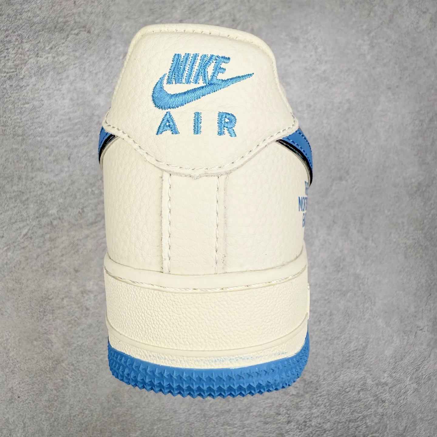 图片[8]-NK Air Force 1´07 Low 空军一号低帮百搭休闲运动板鞋 KJ1688-003 柔软、弹性十足的缓震性能和出色的中底设计 横跨复古与现代的外型结合 造就出风靡全球 三十多年的Force 1 直到今天还深受青睐 实拍调校N版已经零色差零失真 百分百还原实物色彩所见即所得 不存在货不对板色差等低级问题 选购参考实物拍摄 不混卖不参货 只用心做好货严格选品 承诺混一赔十 尺码：36 36.5 37.5 38 38.5 39 40 40.5 41 42 42.5 43 44 44.5 45-选品中心