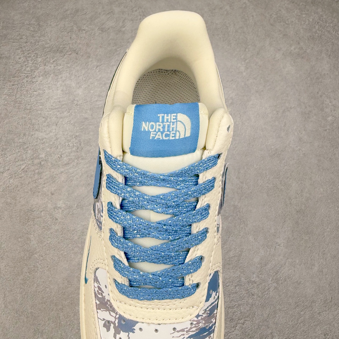 图片[5]-NK Air Force 1´07 Low 空军一号低帮百搭休闲运动板鞋 KJ1688-003 柔软、弹性十足的缓震性能和出色的中底设计 横跨复古与现代的外型结合 造就出风靡全球 三十多年的Force 1 直到今天还深受青睐 实拍调校N版已经零色差零失真 百分百还原实物色彩所见即所得 不存在货不对板色差等低级问题 选购参考实物拍摄 不混卖不参货 只用心做好货严格选品 承诺混一赔十 尺码：36 36.5 37.5 38 38.5 39 40 40.5 41 42 42.5 43 44 44.5 45-选品中心