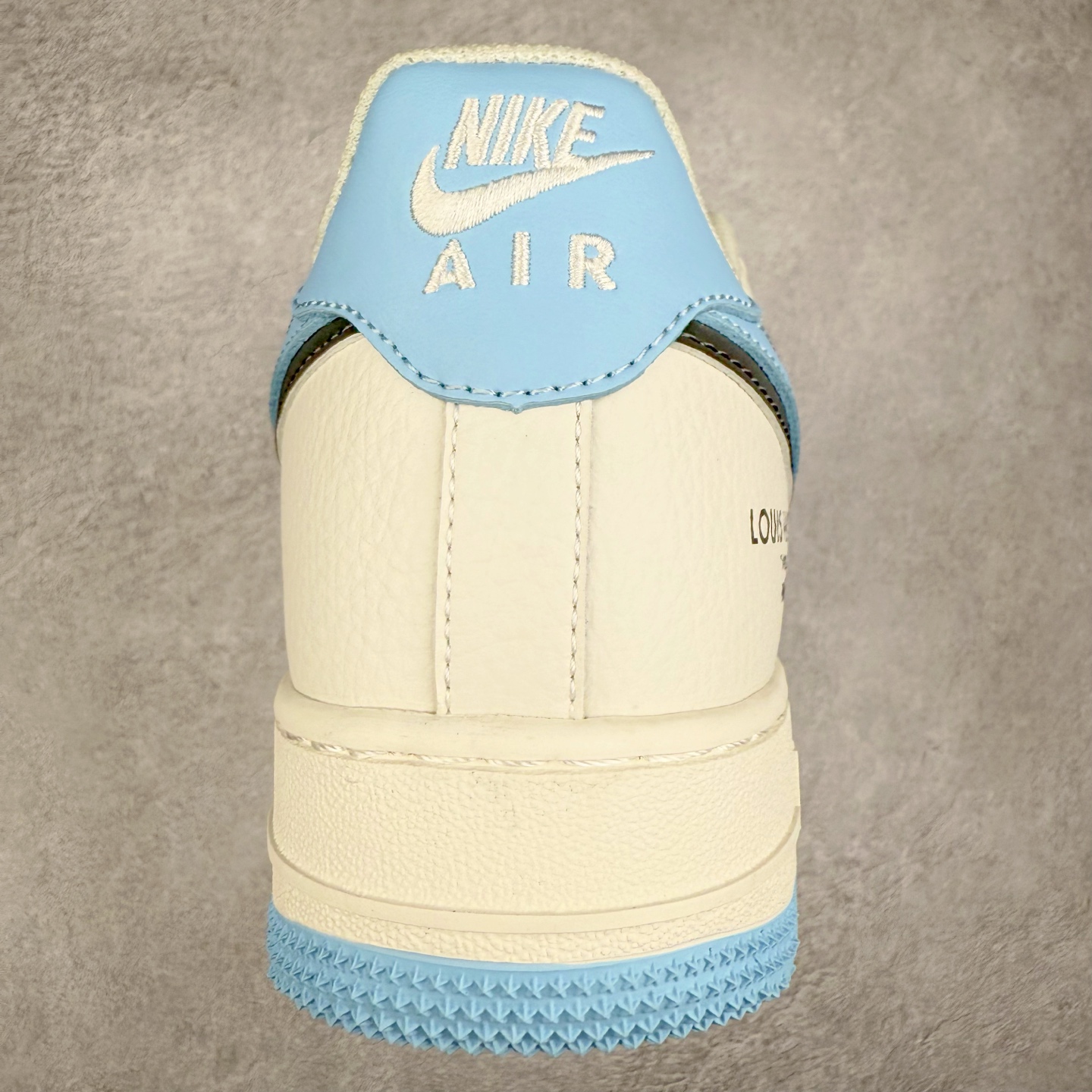 图片[8]-NK Air Force 1´07 Low 空军一号低帮百搭休闲运动板鞋 CS5288-028 柔软、弹性十足的缓震性能和出色的中底设计 横跨复古与现代的外型结合 造就出风靡全球 三十多年的Force 1 直到今天还深受青睐 实拍调校N版已经零色差零失真 百分百还原实物色彩所见即所得 不存在货不对板色差等低级问题 选购参考实物拍摄 不混卖不参货 只用心做好货严格选品 承诺混一赔十 尺码：36 36.5 37.5 38 38.5 39 40 40.5 41 42 42.5 43 44 44.5 45-选品中心