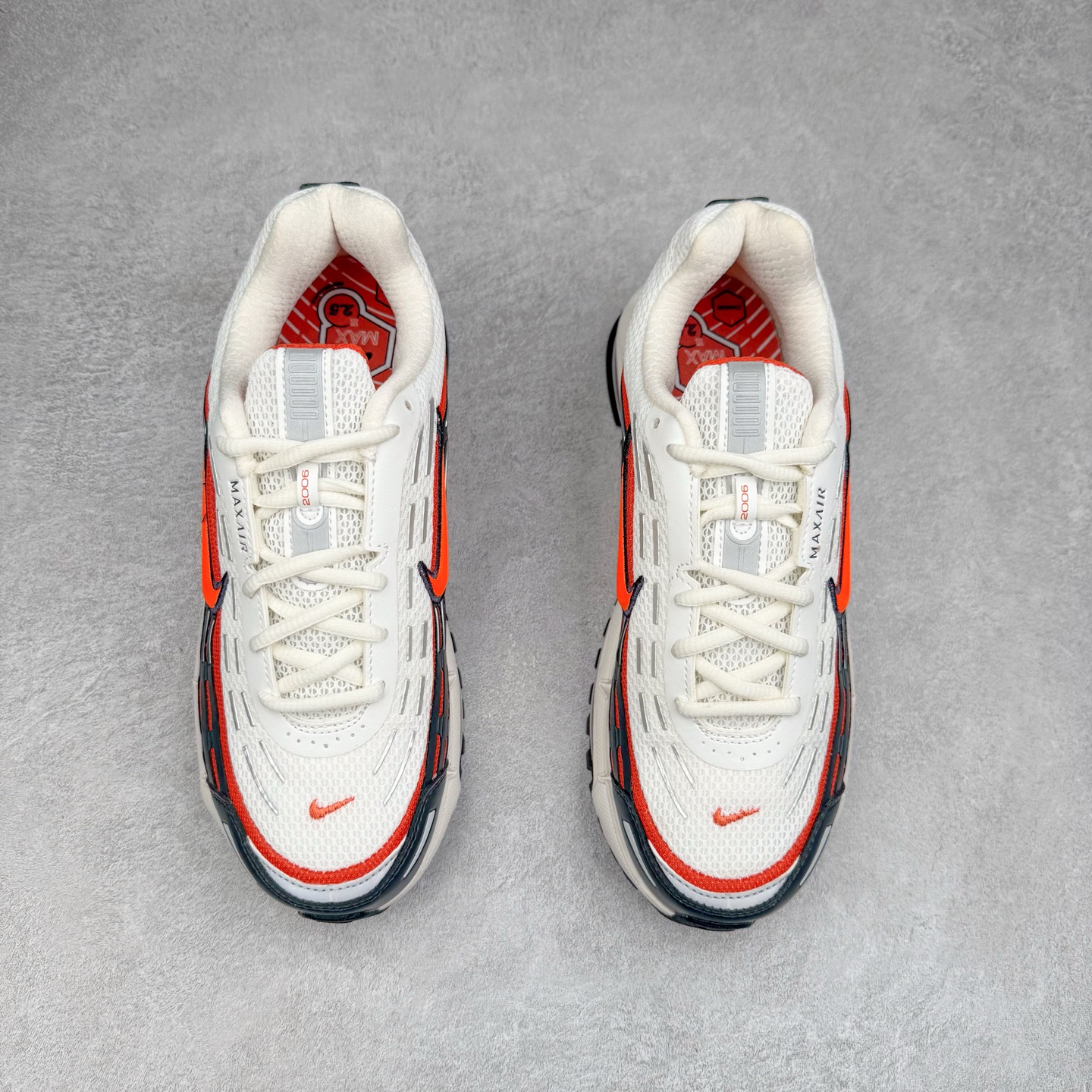 图片[2]-NK AIR MAX TL 2.5 柔软舒适防滑耐磨低帮 气垫生活休闲鞋 男女同款 FZ4110-001 鞋身保留 Air Max 标志性的流线型设计，以大面积黑色包裹，鞋身由透气的织物与光滑皮革拼接打造，搭配侧面波浪型支撑设计，营造出简约百搭的外观。全掌可见的气垫设计，无论是进行运动活动还是日常休闲穿着，都能带来卓越的舒适体验。Air Max TL 2.5 巧妙地将时尚外观与稳固的支撑结构相结合，满足了现代穿着的需求。其轻盈的构造和醒目的配色，使其能够轻松驾驭各种场合。尺码：36 36.5 37.5 38 38.5 39 40 40.5 41 42 42.5 43 44 44.5 45-选品中心