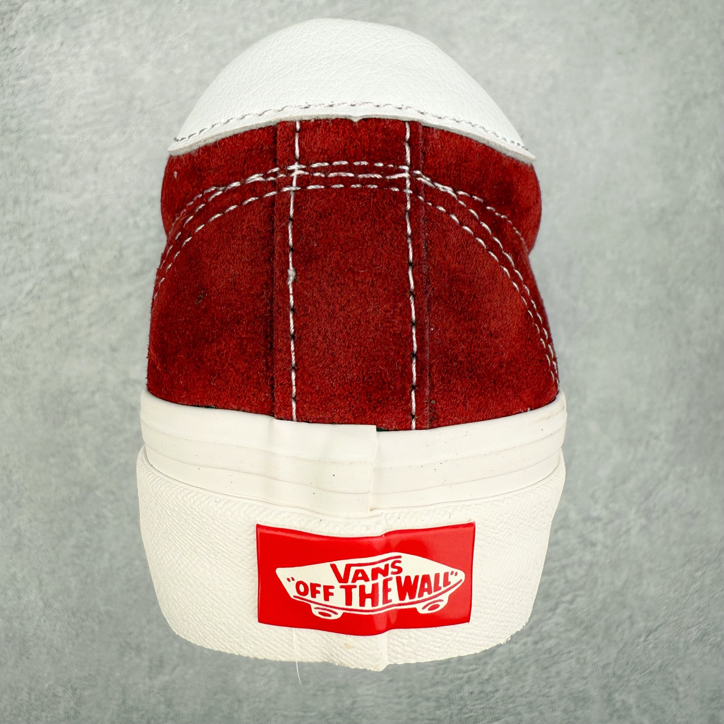 图片[8]-Vans Sport Low 安纳海姆 酒红色 范斯官方 复古休闲硫化滑板鞋 这款以Style 73为基础鞋型 麂皮鞋面搭配梭织唛“OFF THE WALL”鞋舌标 米白大底包边和FLYING-V 字侧边条 复古风拉满 货号：VN000CQRZR6 尺码：35 36 36.5 37 38 38.5 39 40 40.5 41 42 42.5 43 44-选品中心