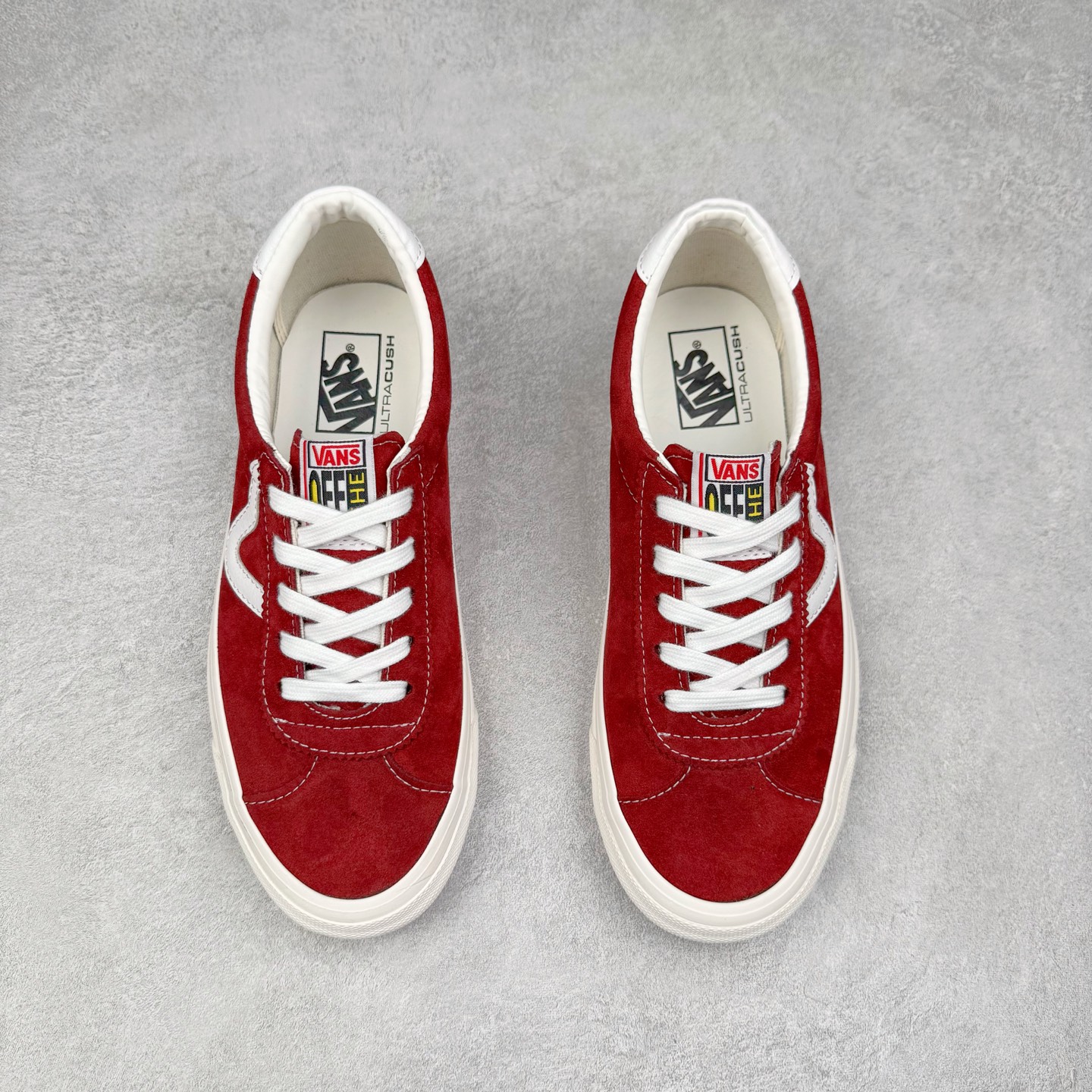 图片[2]-Vans Sport Low 安纳海姆 酒红色 范斯官方 复古休闲硫化滑板鞋 这款以Style 73为基础鞋型 麂皮鞋面搭配梭织唛“OFF THE WALL”鞋舌标 米白大底包边和FLYING-V 字侧边条 复古风拉满 货号：VN000CQRZR6 尺码：35 36 36.5 37 38 38.5 39 40 40.5 41 42 42.5 43 44-选品中心