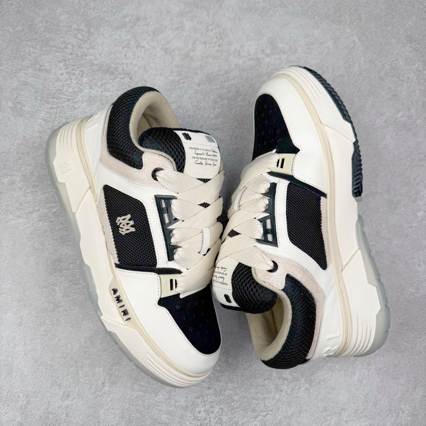 图片[3]-Lw22 Amiri 埃米尔 MA-1 情侣款面包鞋 原版购入开发 广东纯原大厂出品 做货 Amiri新一季放弃了摇滚朋克的风格 使用了大量不饱和色系 莫兰迪色调 无论是看到还是穿上 都是会让人非常身心愉悦 面包鞋的大鞋舌延续了下来 缩短了鞋身的长度 加厚了中底 鞋头部分更加圆润 Amiri的品牌字母和 MA标识出现在鞋身侧面 尺码： 38 39 40 41 42 43 44 45-选品中心