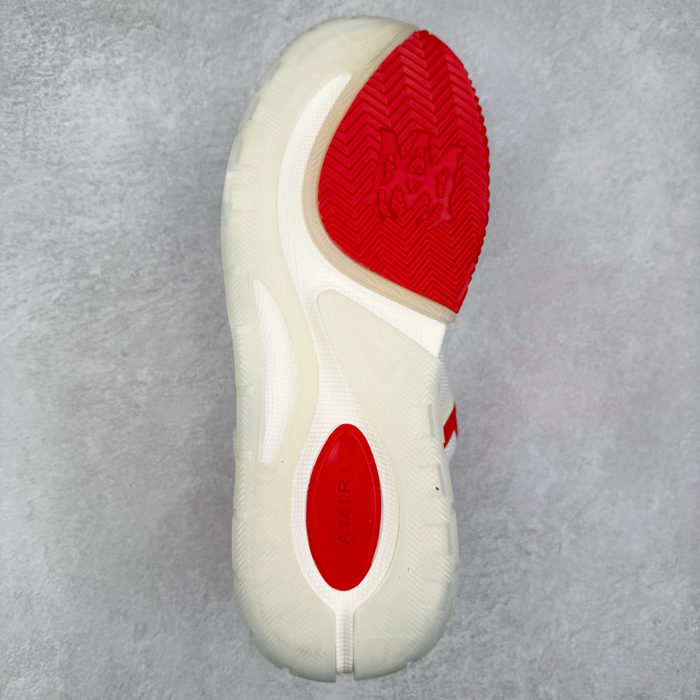 图片[9]-Lw22 Amiri 埃米尔 MA-1 情侣款面包鞋 原版购入开发 广东纯原大厂出品 做货 Amiri新一季放弃了摇滚朋克的风格 使用了大量不饱和色系 莫兰迪色调 无论是看到还是穿上 都是会让人非常身心愉悦 面包鞋的大鞋舌延续了下来 缩短了鞋身的长度 加厚了中底 鞋头部分更加圆润 Amiri的品牌字母和 MA标识出现在鞋身侧面 尺码： 38 39 40 41 42 43 44 45-选品中心