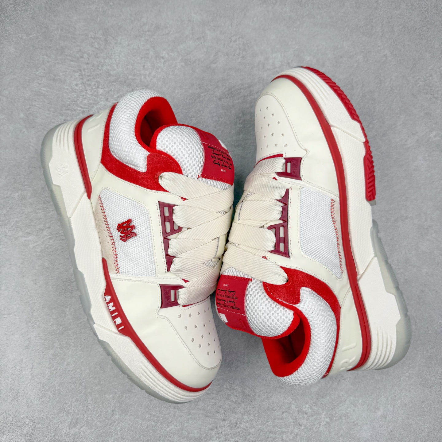 图片[3]-Lw22 Amiri 埃米尔 MA-1 情侣款面包鞋 原版购入开发 广东纯原大厂出品 做货 Amiri新一季放弃了摇滚朋克的风格 使用了大量不饱和色系 莫兰迪色调 无论是看到还是穿上 都是会让人非常身心愉悦 面包鞋的大鞋舌延续了下来 缩短了鞋身的长度 加厚了中底 鞋头部分更加圆润 Amiri的品牌字母和 MA标识出现在鞋身侧面 尺码： 38 39 40 41 42 43 44 45-选品中心