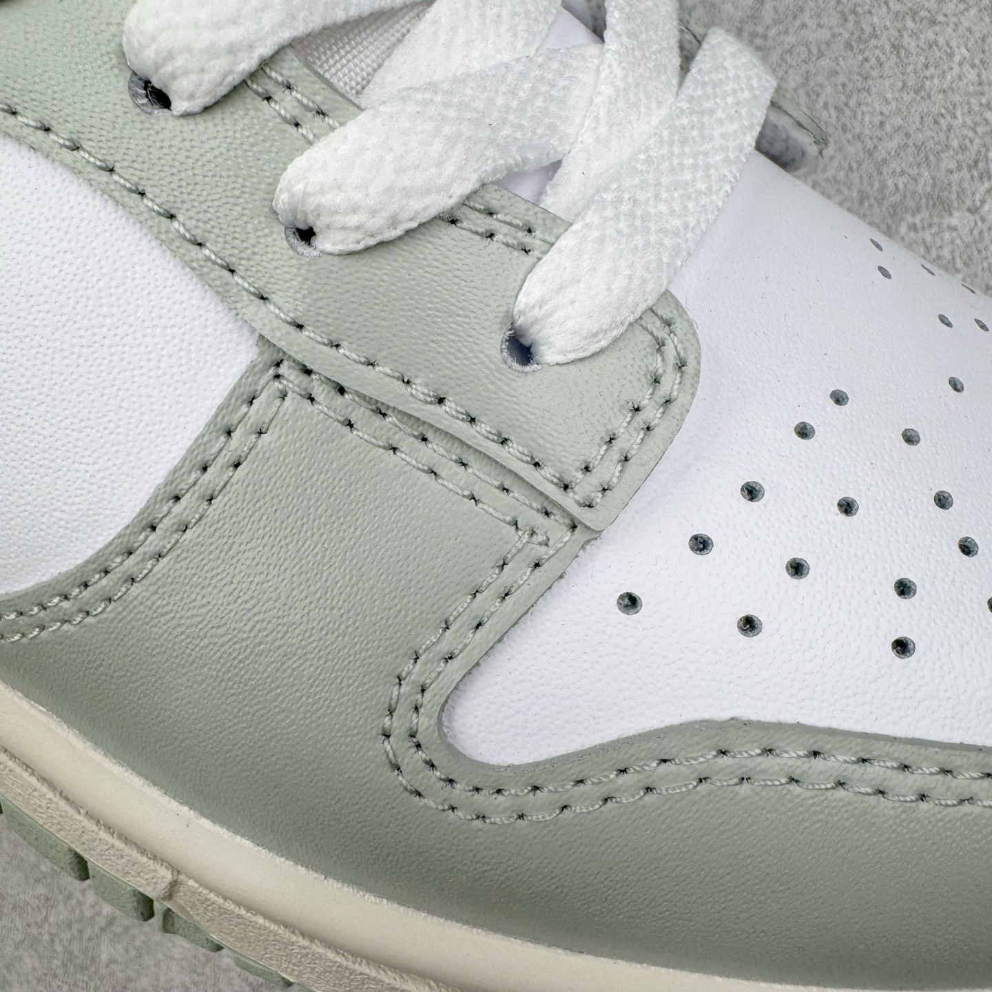 图片[17]-＃YC纯原 NK Dunk Low Purple Pulse 紫色扎染 烟灰绿 FB9109-124 实力大厂出品 新配色陆续开发 利润个位数只为口碑 全套原纸板楦头开发 确保原汁原味 完美呈现DUNK版型 一比一鞋头弧度高度鞋身弧度 此版本只针对中端市场 皮料材质有所更替 其他数据细节工艺流程均保持一致 绝不口嗨 细节品控鞋型随意对比 独家私模官方第六代原厂航空铝磨具打磨大底 鞋头坡度极致还原 无解鞋型 原盒原配 圈内天花板工艺 原厂玻璃冲刀 超高清洁度 全鞋零毛边皮料切割 原厂中底布点胶 中底布拉帮走线遵循公司 尺码：36 36.5 37.5 38 38.5 39 40 40.5 41 42 42.5 43 44 44.5 45 46-选品中心