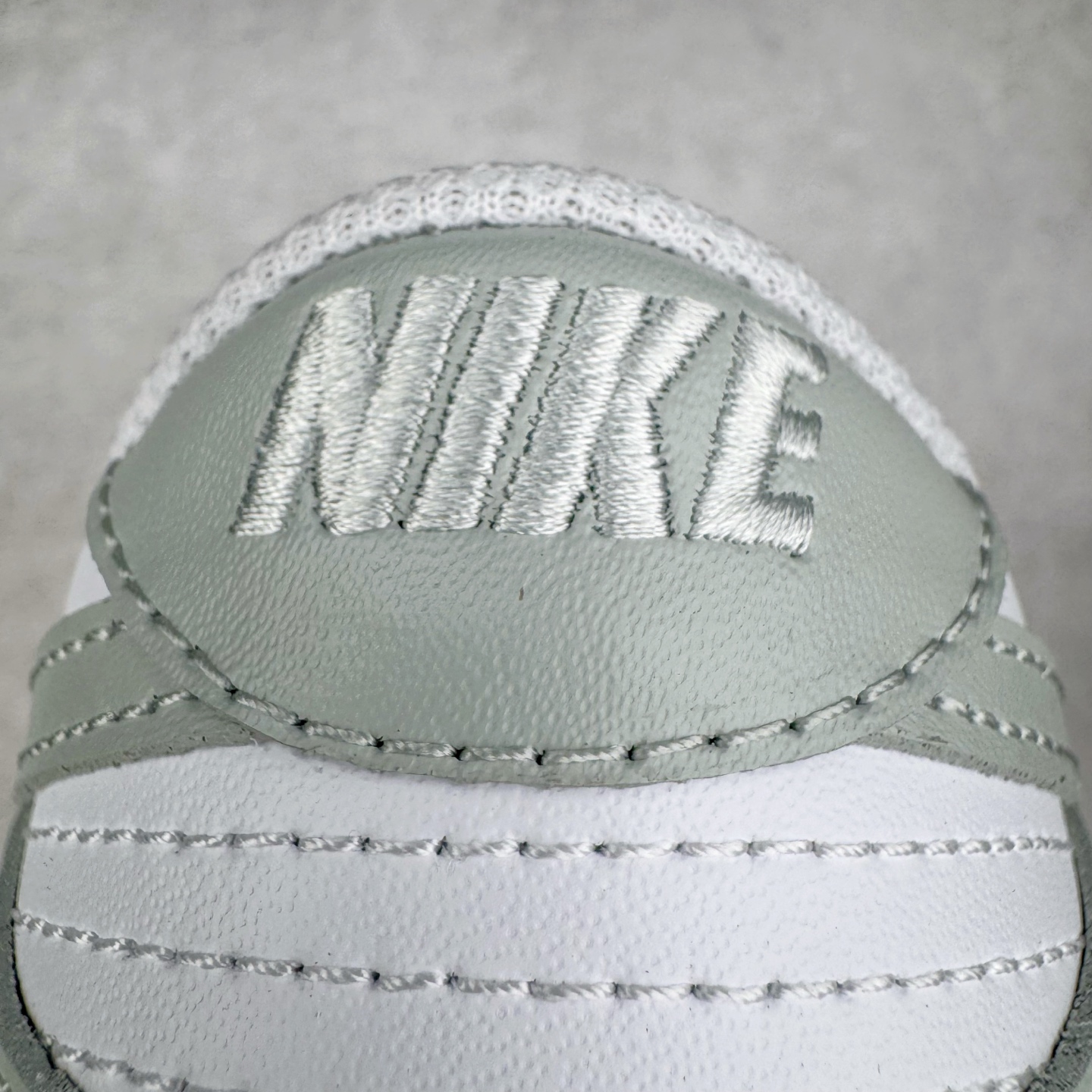 图片[19]-＃YC纯原 NK Dunk Low Purple Pulse 紫色扎染 烟灰绿 FB9109-124 实力大厂出品 新配色陆续开发 利润个位数只为口碑 全套原纸板楦头开发 确保原汁原味 完美呈现DUNK版型 一比一鞋头弧度高度鞋身弧度 此版本只针对中端市场 皮料材质有所更替 其他数据细节工艺流程均保持一致 绝不口嗨 细节品控鞋型随意对比 独家私模官方第六代原厂航空铝磨具打磨大底 鞋头坡度极致还原 无解鞋型 原盒原配 圈内天花板工艺 原厂玻璃冲刀 超高清洁度 全鞋零毛边皮料切割 原厂中底布点胶 中底布拉帮走线遵循公司 尺码：36 36.5 37.5 38 38.5 39 40 40.5 41 42 42.5 43 44 44.5 45 46-选品中心