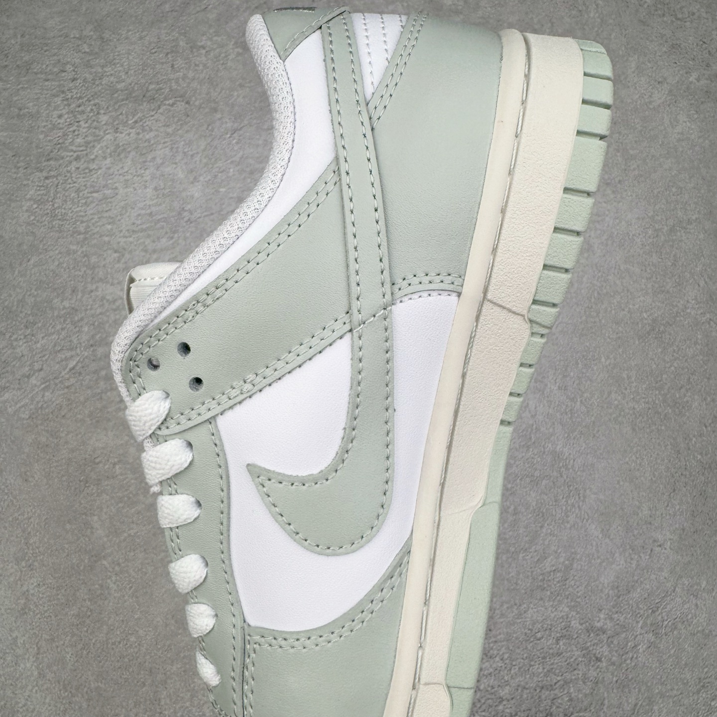 图片[7]-＃YC纯原 NK Dunk Low Purple Pulse 紫色扎染 烟灰绿 FB9109-124 实力大厂出品 新配色陆续开发 利润个位数只为口碑 全套原纸板楦头开发 确保原汁原味 完美呈现DUNK版型 一比一鞋头弧度高度鞋身弧度 此版本只针对中端市场 皮料材质有所更替 其他数据细节工艺流程均保持一致 绝不口嗨 细节品控鞋型随意对比 独家私模官方第六代原厂航空铝磨具打磨大底 鞋头坡度极致还原 无解鞋型 原盒原配 圈内天花板工艺 原厂玻璃冲刀 超高清洁度 全鞋零毛边皮料切割 原厂中底布点胶 中底布拉帮走线遵循公司 尺码：36 36.5 37.5 38 38.5 39 40 40.5 41 42 42.5 43 44 44.5 45 46-选品中心