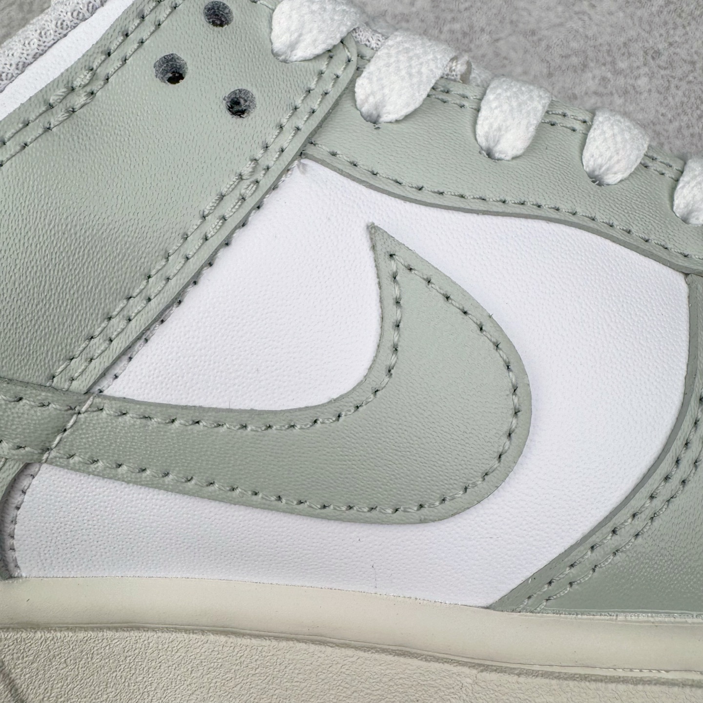 图片[16]-＃YC纯原 NK Dunk Low Purple Pulse 紫色扎染 烟灰绿 FB9109-124 实力大厂出品 新配色陆续开发 利润个位数只为口碑 全套原纸板楦头开发 确保原汁原味 完美呈现DUNK版型 一比一鞋头弧度高度鞋身弧度 此版本只针对中端市场 皮料材质有所更替 其他数据细节工艺流程均保持一致 绝不口嗨 细节品控鞋型随意对比 独家私模官方第六代原厂航空铝磨具打磨大底 鞋头坡度极致还原 无解鞋型 原盒原配 圈内天花板工艺 原厂玻璃冲刀 超高清洁度 全鞋零毛边皮料切割 原厂中底布点胶 中底布拉帮走线遵循公司 尺码：36 36.5 37.5 38 38.5 39 40 40.5 41 42 42.5 43 44 44.5 45 46-选品中心