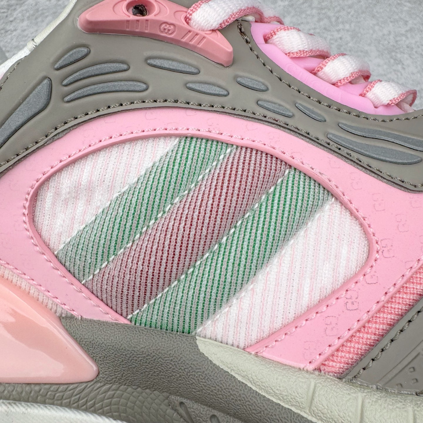 图片[16]-＃纯原 GUCCI 古驰皮革圆头抽绳低帮生活休闲鞋 Gucci（古驰）是源于意大利的时装奢饰品牌，是全球奢侈品品牌之一。由古驰奥•古驰在1921年于意大利佛罗伦萨创办。古驰的严品包括时装、皮具、皮鞋、手表、领带、丝巾、香水、家居用品及宠物用品等，借由其独特的创意和革新，以及精湛的意大利工艺闻名于世。GUCCl品牌时装一向以高档、豪华、性感而闻名于世，以“身份与财富之象征”品牌形象成为富有上流社会的消费宠儿。古驰—-永恒而经典并深受明星们的青睐，品牌灵感源自演员，公主和名媛等杰出女性。实拍调校N版已经零色差零失真 百分百还原实物色彩所见即所得 不存在货不对板色差等低级问题 选购参考实物拍摄 不混卖不参货 只用心做好货严格选品 承诺混一赔十 尺码：36 37 38 39 40 41 42 43 44 45-选品中心