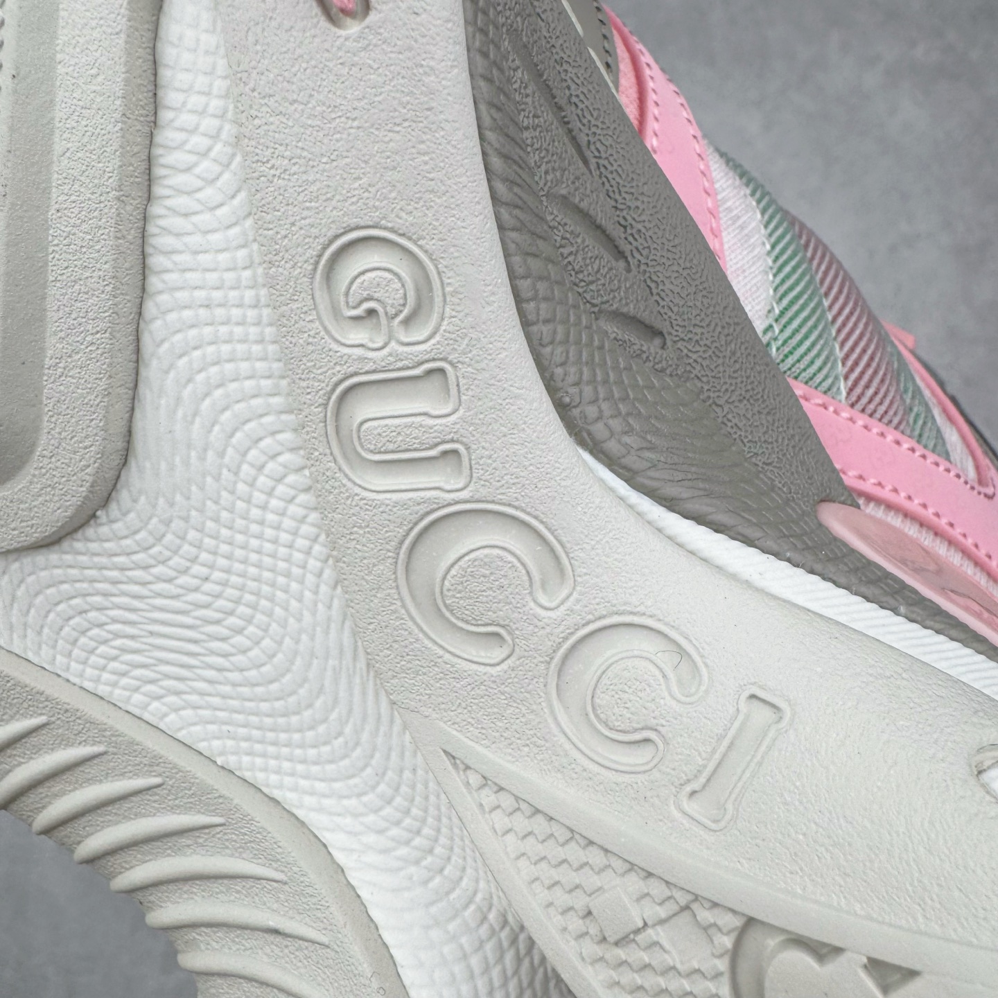 图片[19]-＃纯原 GUCCI 古驰皮革圆头抽绳低帮生活休闲鞋 Gucci（古驰）是源于意大利的时装奢饰品牌，是全球奢侈品品牌之一。由古驰奥•古驰在1921年于意大利佛罗伦萨创办。古驰的严品包括时装、皮具、皮鞋、手表、领带、丝巾、香水、家居用品及宠物用品等，借由其独特的创意和革新，以及精湛的意大利工艺闻名于世。GUCCl品牌时装一向以高档、豪华、性感而闻名于世，以“身份与财富之象征”品牌形象成为富有上流社会的消费宠儿。古驰—-永恒而经典并深受明星们的青睐，品牌灵感源自演员，公主和名媛等杰出女性。实拍调校N版已经零色差零失真 百分百还原实物色彩所见即所得 不存在货不对板色差等低级问题 选购参考实物拍摄 不混卖不参货 只用心做好货严格选品 承诺混一赔十 尺码：36 37 38 39 40 41 42 43 44 45-选品中心