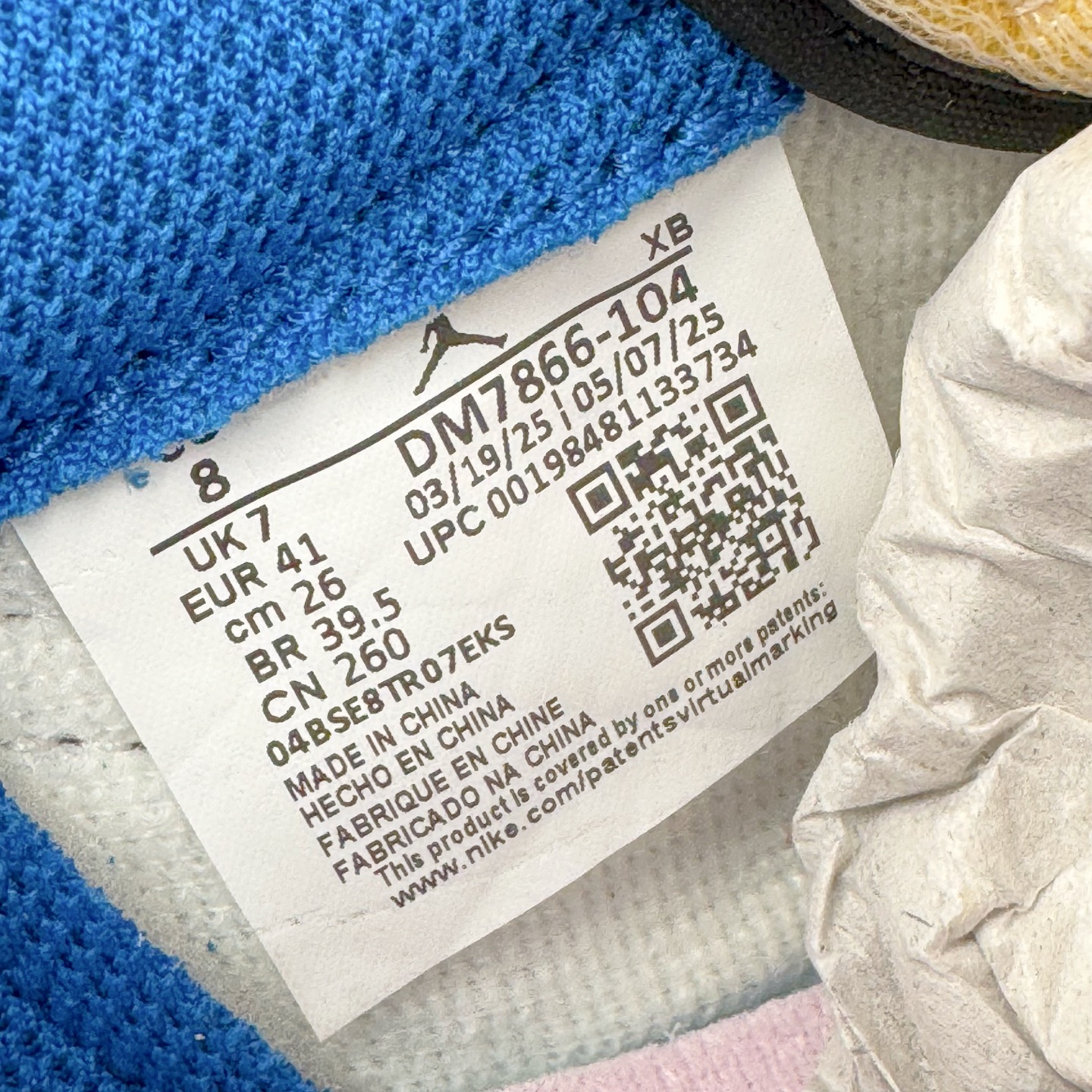 图片[15]-＃Ljr特供 Travis Scott x Air Jordan AJ1 Low OG SP TS联名倒钩低帮 白蓝 DM7688-104 全新改良批次 圈内最强倒钩系列 恪守真诚 承诺混一赔十 高端零售裸鞋圈特供批次 产品品控稳定性领先行业 SZ原厂全套原楦原纸板冲刀磨具开发 原厂皮料加持 原厂港宝加持定型后跟R度完美 同源原厂电绣 鬼脸飞翼针数密度立体效果一致 百分百一致原鞋 原厂拉帮工艺 针距密度一致 后跟弧度收口自然不对折 极致一眼正品既视感 进口玻璃冲刀皮料裁剪零毛边 全鞋电脑针车工艺 品控清洁度最高QC检验标准 免检产品 原厂订购鞋盒、鞋标、防尘纸、鞋撑、鞋带 追求极致的原厂味道 尺码：36 36.5 37.5 38 38.5 39 40 40.5 41 42 42.5 43 44 44.5 45 45.5 46 47.5 48.5-选品中心