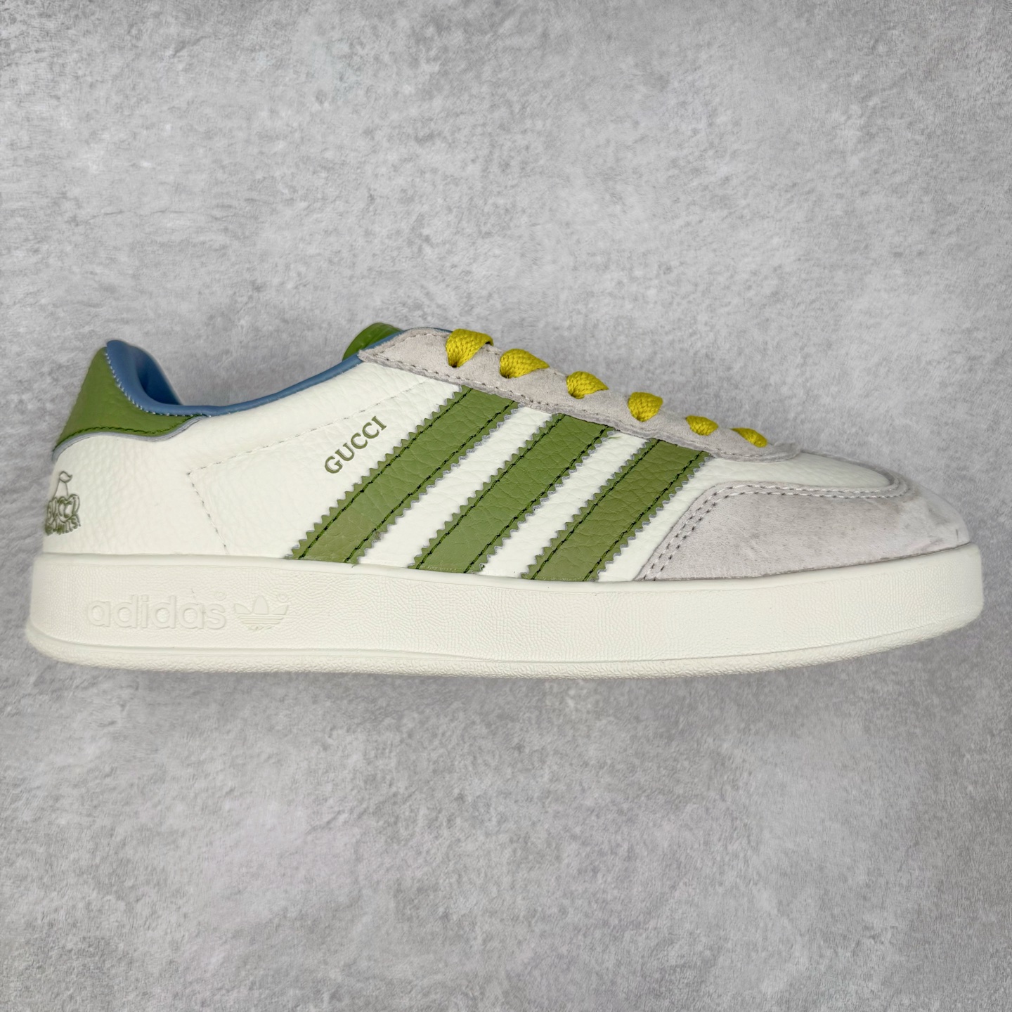 ＃C2 AD Gazelle Indoor Trainers 羚羊内训系列低帮复古百搭休闲运动德训风板鞋 DD6603 90年代经典的复刻版！自60年代以足球训练鞋面世以来,Gazelle就以其经典设计席卷全球。1991年版本的复刻,再造经典Gazelle。采用皮革打造,搭配浊色细节,让这款经典更加简约。尺码：36 36⅔ 37⅓ 38 38⅔ 39⅓ 40 40⅔ 41⅓ 42 42⅔ 43⅓ 44⅓ 44⅔ 45-选品中心