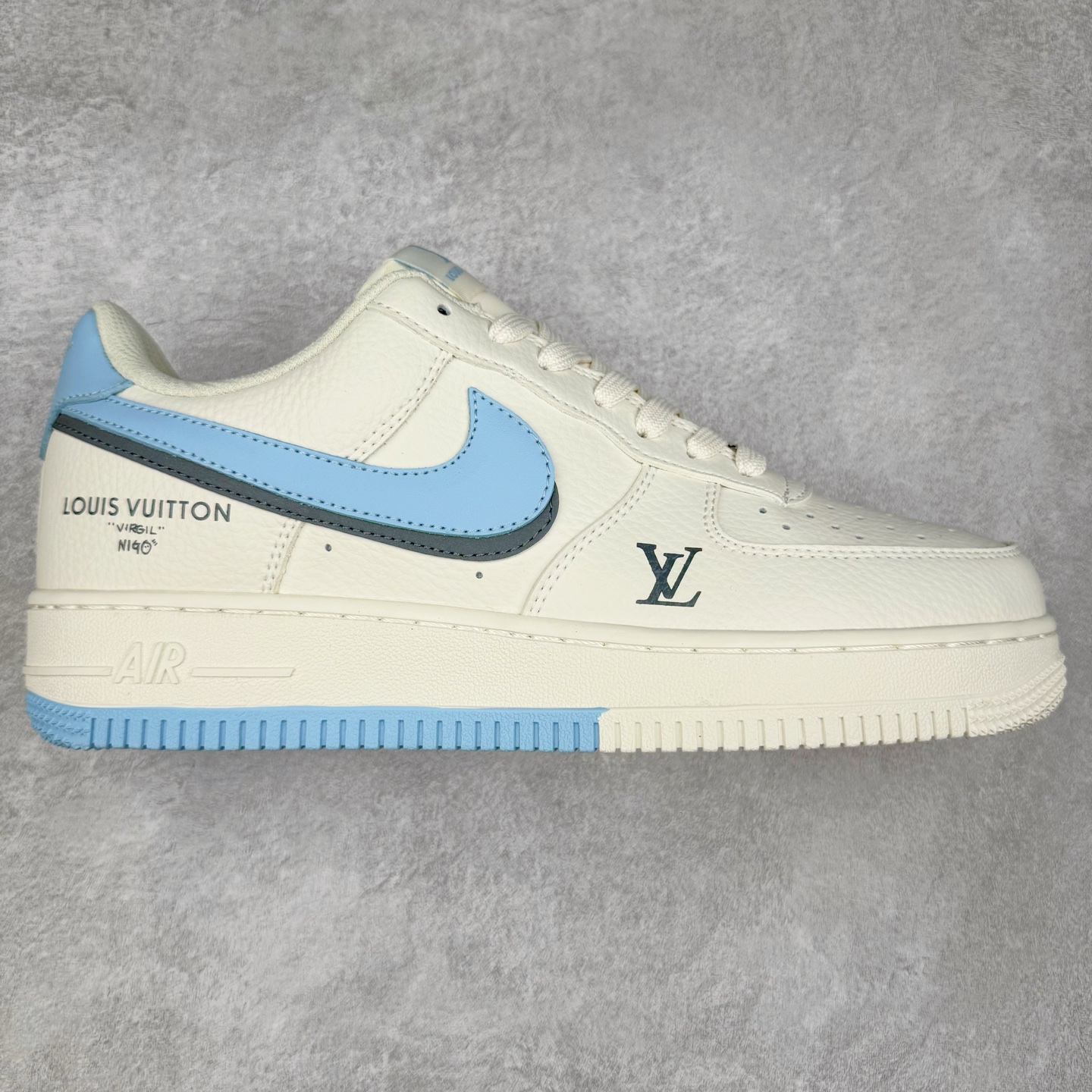 NK Air Force 1´07 Low 空军一号低帮百搭休闲运动板鞋 CS5288-028 柔软、弹性十足的缓震性能和出色的中底设计 横跨复古与现代的外型结合 造就出风靡全球 三十多年的Force 1 直到今天还深受青睐 实拍调校N版已经零色差零失真 百分百还原实物色彩所见即所得 不存在货不对板色差等低级问题 选购参考实物拍摄 不混卖不参货 只用心做好货严格选品 承诺混一赔十 尺码：36 36.5 37.5 38 38.5 39 40 40.5 41 42 42.5 43 44 44.5 45-选品中心