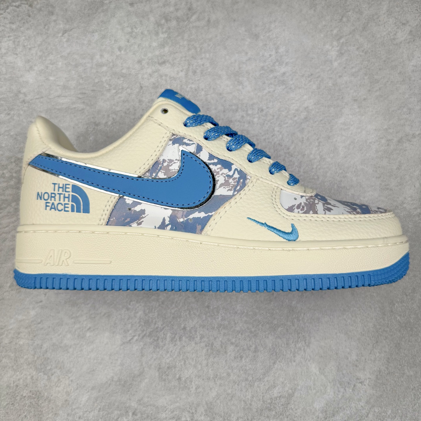 NK Air Force 1´07 Low 空军一号低帮百搭休闲运动板鞋 KJ1688-003 柔软、弹性十足的缓震性能和出色的中底设计 横跨复古与现代的外型结合 造就出风靡全球 三十多年的Force 1 直到今天还深受青睐 实拍调校N版已经零色差零失真 百分百还原实物色彩所见即所得 不存在货不对板色差等低级问题 选购参考实物拍摄 不混卖不参货 只用心做好货严格选品 承诺混一赔十 尺码：36 36.5 37.5 38 38.5 39 40 40.5 41 42 42.5 43 44 44.5 45-选品中心