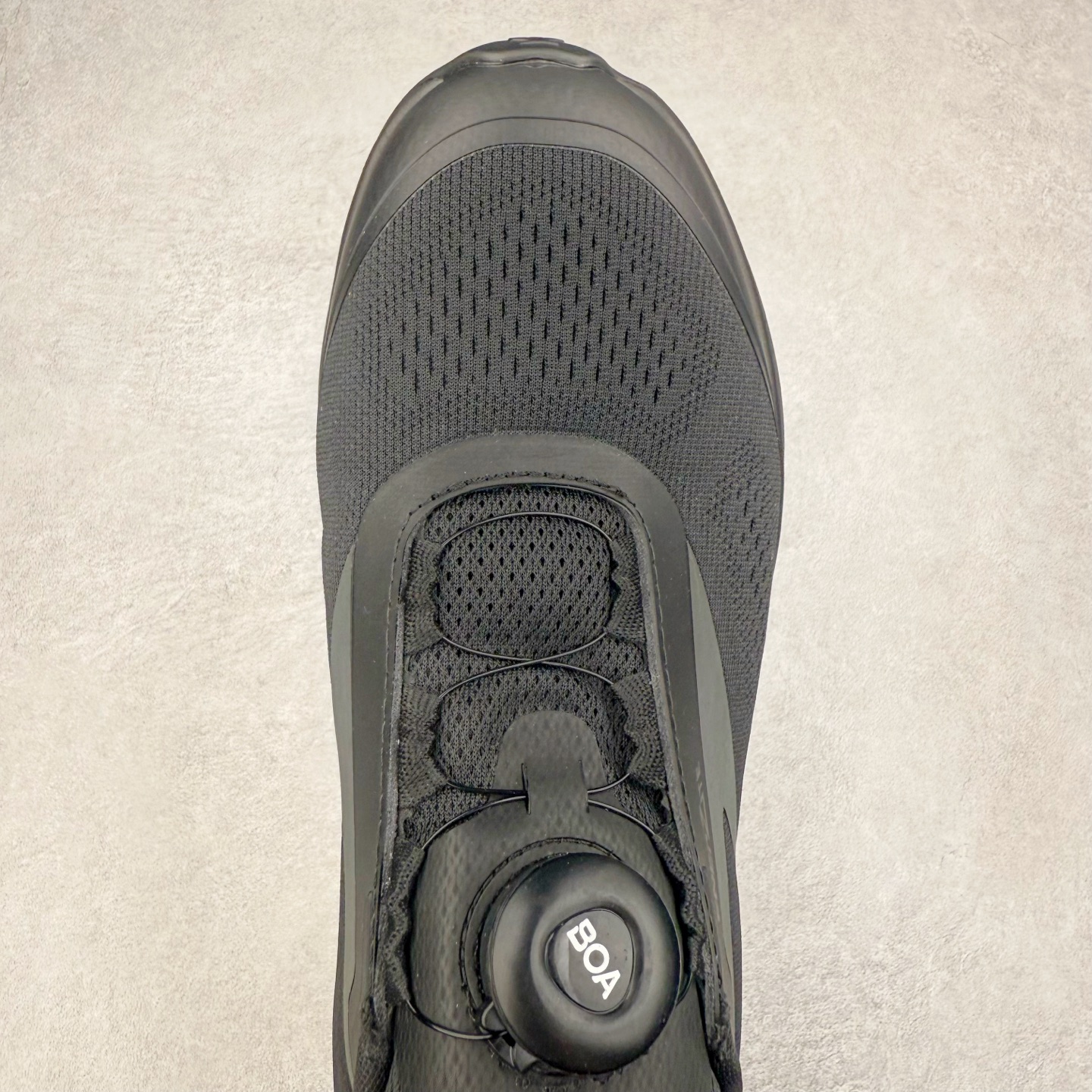 图片[4]-＃HP DESCENTE Enerzite 迪桑特舒适柔软防滑耐磨低帮休闲跑步鞋 DESCENTE（迪桑特）创立于1935年，品牌名取自法语词汇，意为“滑降”。品牌箭头标识代表滑雪的三种技术“高速直线滑行”、“穿越”和“侧滑”，也寓意品牌在打造高端专业运动产品中不断追求完美的创新精神，致力于成为中国高端专业滑雪、综训、女子、铁人三项、高尔夫的第一品牌。尺码：39 40 40.5 41 42 42.5 43 44 44.5 45-选品中心