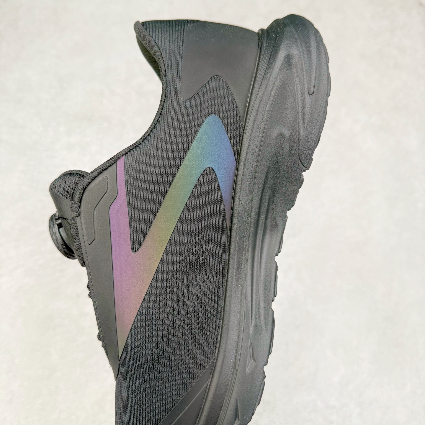 图片[7]-＃HP DESCENTE Enerzite 迪桑特舒适柔软防滑耐磨低帮休闲跑步鞋 DESCENTE（迪桑特）创立于1935年，品牌名取自法语词汇，意为“滑降”。品牌箭头标识代表滑雪的三种技术“高速直线滑行”、“穿越”和“侧滑”，也寓意品牌在打造高端专业运动产品中不断追求完美的创新精神，致力于成为中国高端专业滑雪、综训、女子、铁人三项、高尔夫的第一品牌。尺码：39 40 40.5 41 42 42.5 43 44 44.5 45-选品中心