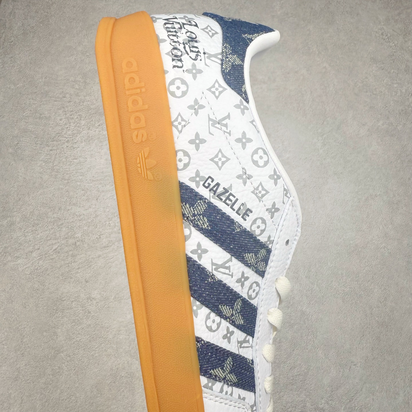 图片[6]-＃C2 AD Gazelle Indoor Trainers 羚羊内训系列低帮复古百搭休闲运动德训风板鞋 SC9207-727 90年代经典的复刻版！自60年代以足球训练鞋面世以来,Gazelle就以其经典设计席卷全球。1991年版本的复刻,再造经典Gazelle。采用皮革打造,搭配浊色细节,让这款经典更加简约。尺码：36 36⅔ 37⅓ 38 38⅔ 39⅓ 40 40⅔ 41⅓ 42 42⅔ 43⅓ 44⅓ 44⅔ 45-选品中心