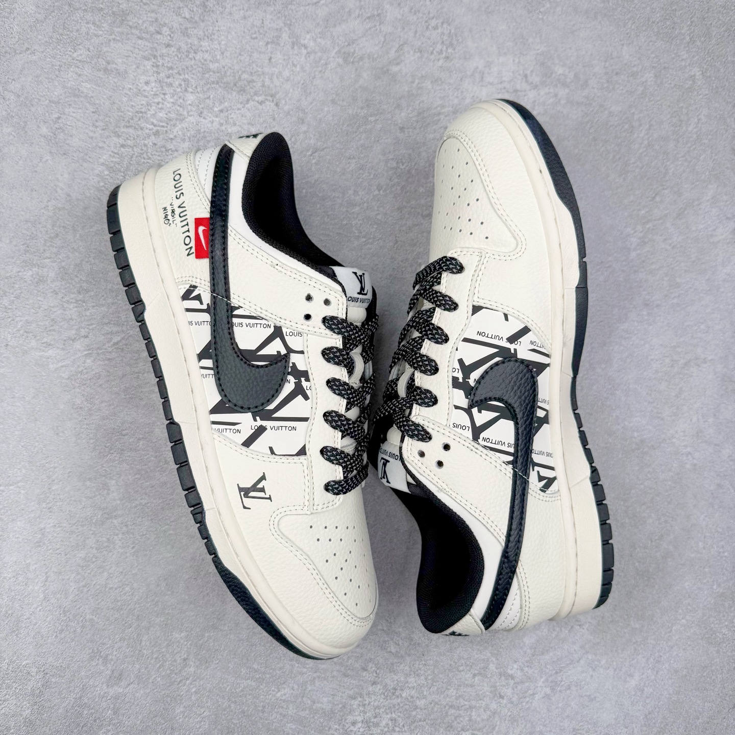 图片[3]-NK Dunk Low 定制配色 QW5836-021 大厂出品 极力推荐 原装头层材料 独家版型蒸餾加工帶來的是更好的视觉和脚感体验大厂纯原品质出货 清洁度 电绣工艺 皮料切割干净无任何毛边 细节完美 实拍调校N版已经零色差零失真 百分百还原实物色彩所见即所得 不存在货不对板色差等低级问题 选购参考实物拍摄 不混卖不参货 只用心做好货严格选品 承诺混一赔十 尺码：36 36.5 37.5 38 38.5 39 40 40.5 41 42 42.5 43 44 44.5 45-选品中心