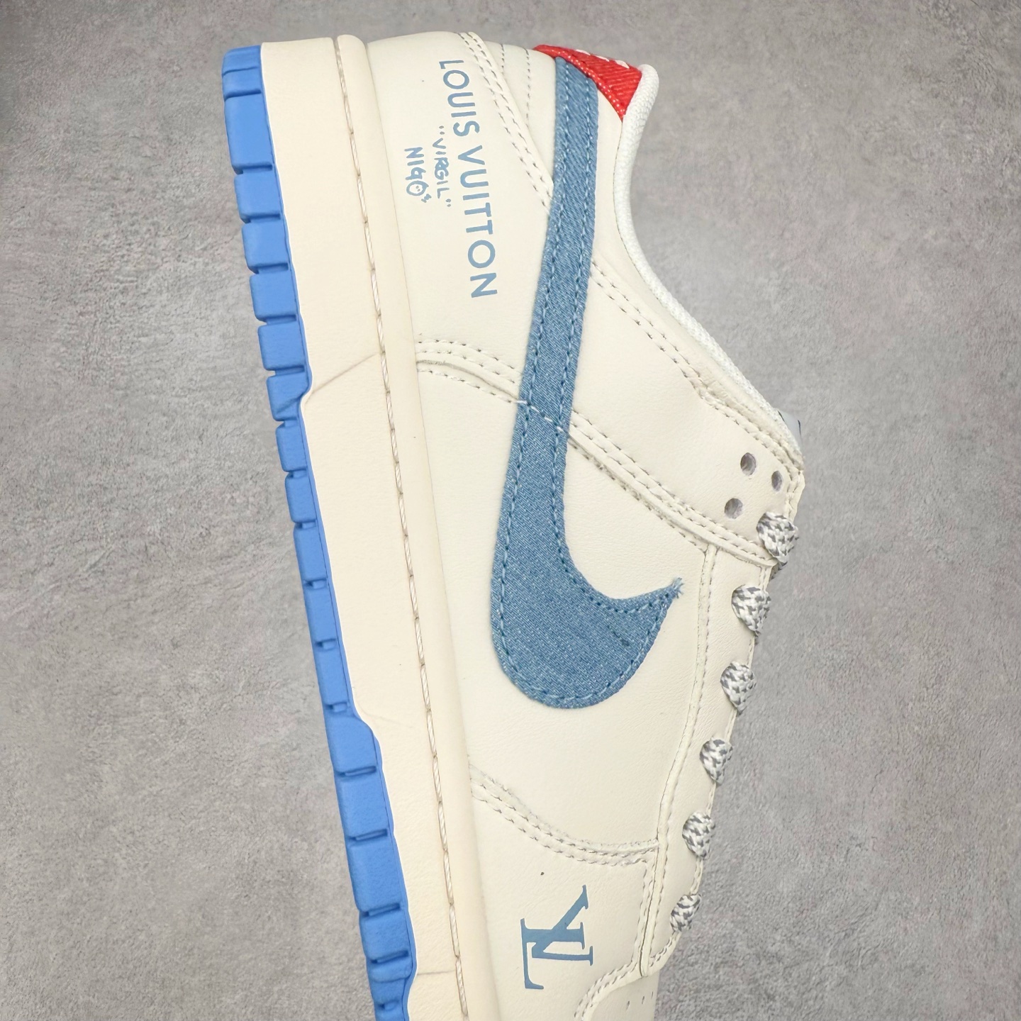 图片[6]-NK Dunk Low 定制配色 SM6668-101 大厂出品 极力推荐 原装头层材料 独家版型蒸餾加工帶來的是更好的视觉和脚感体验大厂纯原品质出货 清洁度 电绣工艺 皮料切割干净无任何毛边 细节完美 实拍调校N版已经零色差零失真 百分百还原实物色彩所见即所得 不存在货不对板色差等低级问题 选购参考实物拍摄 不混卖不参货 只用心做好货严格选品 承诺混一赔十 尺码：36 36.5 37.5 38 38.5 39 40 40.5 41 42 42.5 43 44 44.5 45-选品中心