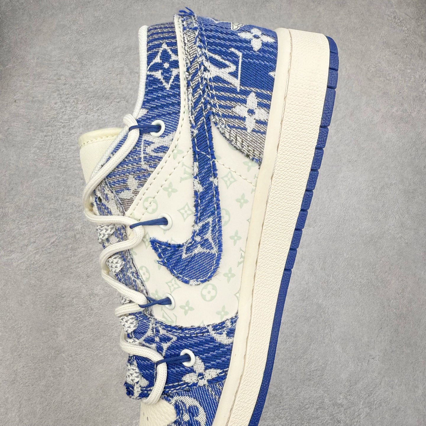 图片[7]-TS x Air Jordan AJ1 Low 倒钩低帮联名定制配色 YX5066-373 原厂内置气垫魔块 A模大底 头层小牛皮 鞋舌AJ原厂专用牛津布+AJ专用反口珍珠布+原厂无杂质高弹内里海棉+特殊封边弹力鞋带 实拍调校N版已经零色差零失真 百分百还原实物色彩所见即所得 不存在货不对板色差等低级问题 选购参考实物拍摄 不混卖不参货 只用心做好货严格选品 承诺混一赔十 尺码：36 36.5 37.5 38 38.5 39 40 40.5 41 42 42.5 43 44 44.5 45-选品中心