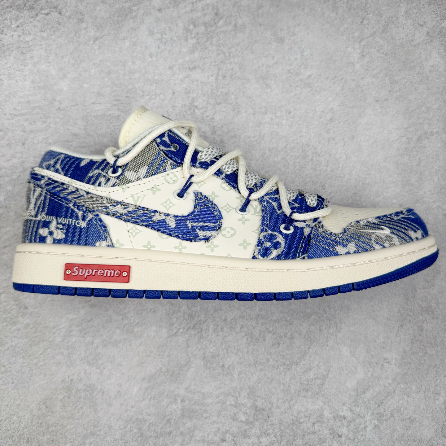 TS x Air Jordan AJ1 Low 倒钩低帮联名定制配色 YX5066-373 原厂内置气垫魔块 A模大底 头层小牛皮 鞋舌AJ原厂专用牛津布+AJ专用反口珍珠布+原厂无杂质高弹内里海棉+特殊封边弹力鞋带 实拍调校N版已经零色差零失真 百分百还原实物色彩所见即所得 不存在货不对板色差等低级问题 选购参考实物拍摄 不混卖不参货 只用心做好货严格选品 承诺混一赔十 尺码：36 36.5 37.5 38 38.5 39 40 40.5 41 42 42.5 43 44 44.5 45-选品中心