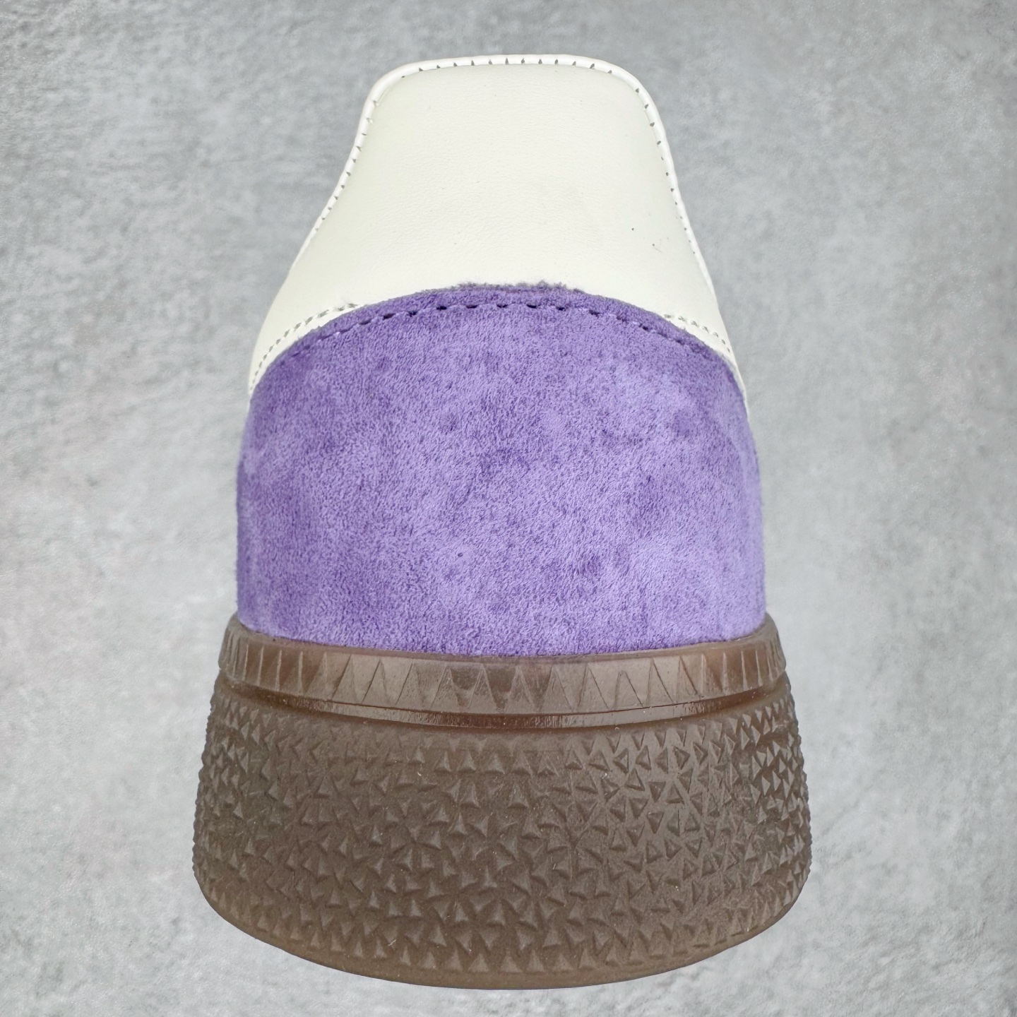 图片[8]-＃S2纯原 AD Originals Handball SPZL 手球运动员系列百搭休闲运动板鞋 KI5935 口碑大厂出品 品控大底版型不断改良更新 原厂皮料 原装过验内外标加持 全套原纸板楦头开发 确保原汁原味 完美呈现桑巴版型 一比一鞋头弧度高度鞋身弧度 数据细节工艺流程均保持一致 这款来自阿迪达斯的这款HANDBALL SPZL前身是一双手球运动鞋 这一次拿来复刻 所以鞋面的主要色彩选用了黑色 鞋面外侧除了Spezial字母之外还有三叶草标志 Handball SPZL作为复古手球训练鞋与作为室内足球鞋的Samba有着异曲同工之处 但是质感更为出众的鞋身以及丰富的配色选择比起Samba来讲可以说是更胜一筹了 尺码：36 36⅔ 37⅓ 38 38⅔ 39⅓ 40 40⅔ 41⅓ 42 42⅔ 43⅓ 44 45-选品中心