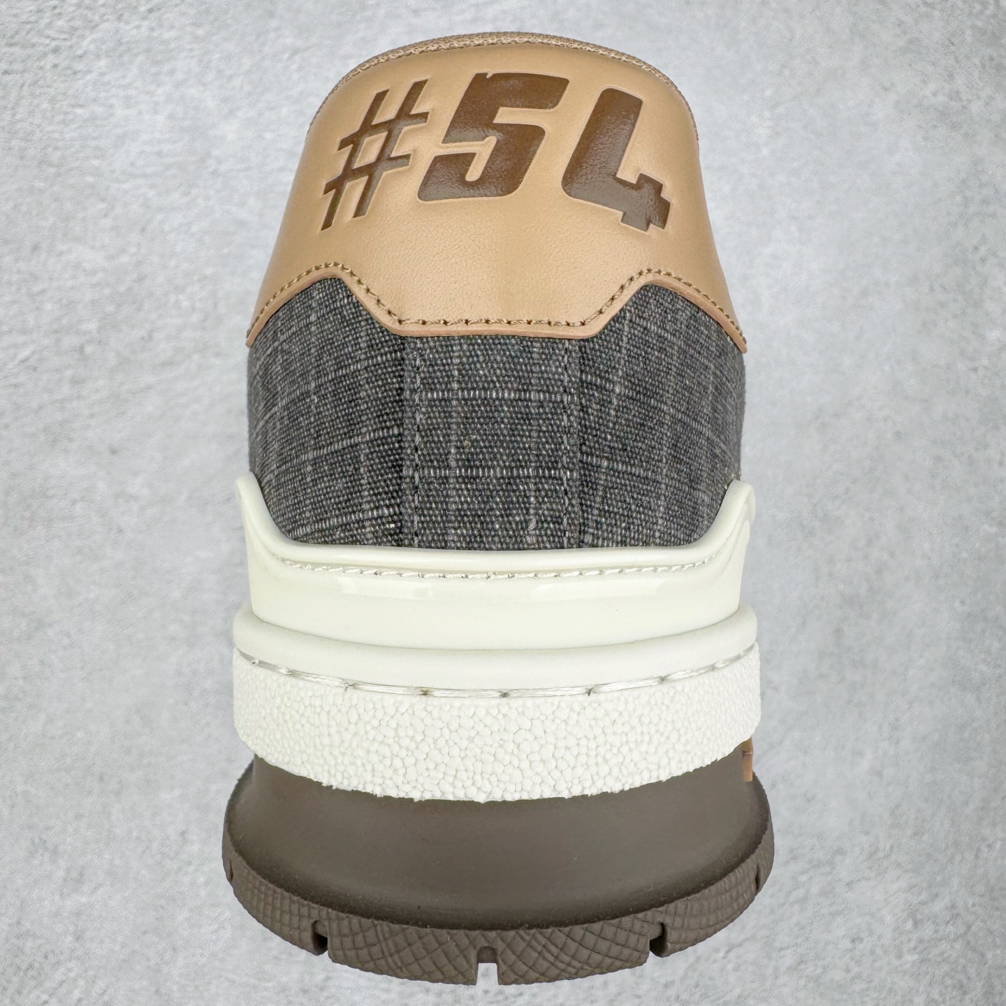 图片[8]-＃GD广顶 Louis Vuitton Trainer lv路易威登时装走秀运动时尚板鞋 外贸零售特供批次 2023全新纸板数据 印花高频效果碾压市面 市售天花板产物 耗时半年巨作 全套原厂新版原纸板楦头开发 原厂特供皮料加持 市场所有版本中综合最强的货品 GD实力大厂出品 全网最全配色更新最快 最成熟的做工稳定的品控 完美鞋型超高的清洁度 零毛边线头瑕疵 全套原楦原纸版原鞋开模 全网最具灵魂的版型 正确原装黄色鞋盒 正确中底印花 鞋面印花3D高频深度立体 全鞋电脑针车 紧密相连 针距密度一致 环保乳胶注塑鞋垫 厚度脚感还原原版 皮面裁剪部位 统一油边封口工艺 原装橡胶大底含胶量大底组合零偏差 专柜全套包装 防尘袋 说明书 质保卡 男女鞋 尺码：35 36 37 38 39 40 41 42 43 44 45-选品中心