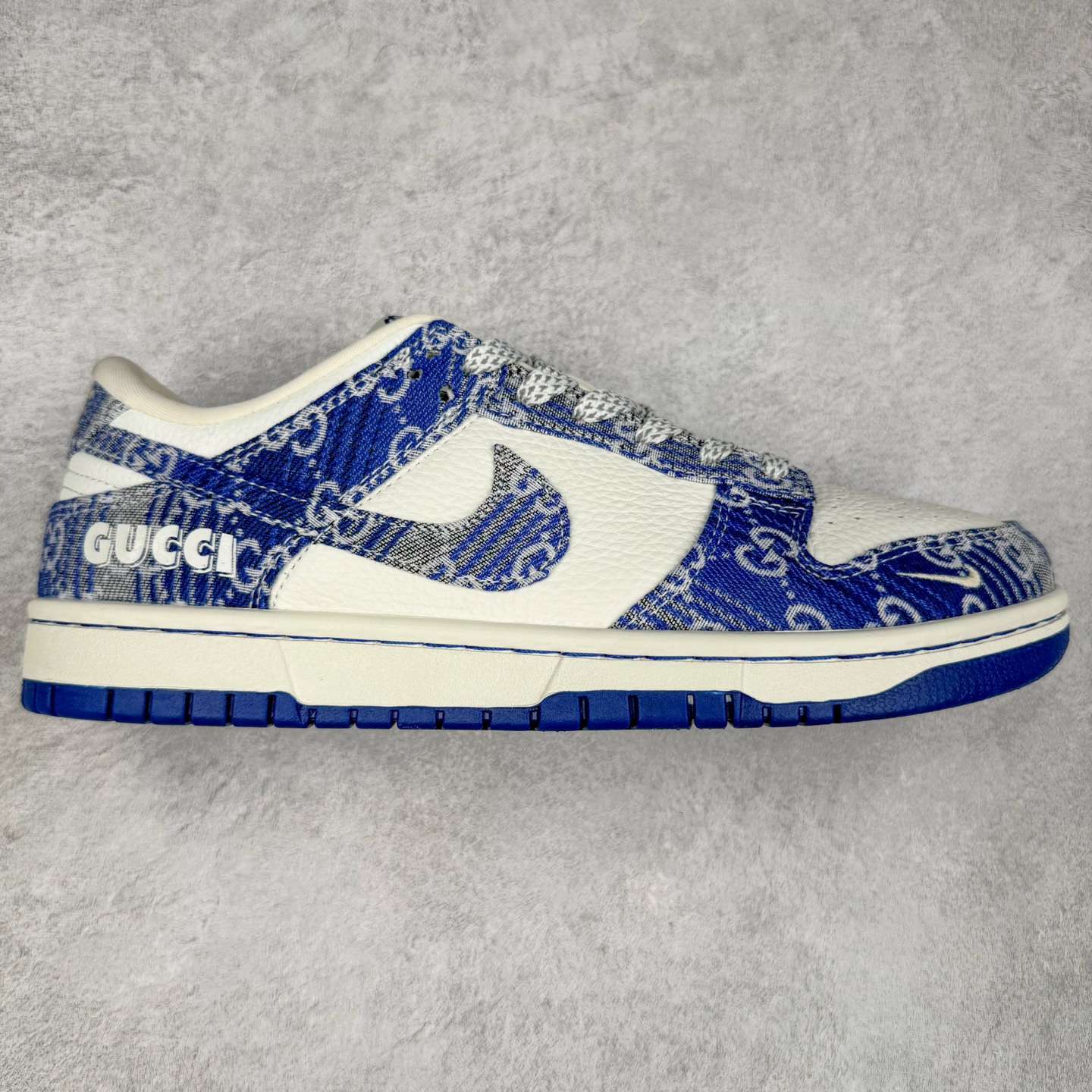 NK Dunk Low 定制配色 SC9207-419 大厂出品 极力推荐 原装头层材料 独家版型蒸餾加工帶來的是更好的视觉和脚感体验大厂纯原品质出货 清洁度 电绣工艺 皮料切割干净无任何毛边 细节完美 实拍调校N版已经零色差零失真 百分百还原实物色彩所见即所得 不存在货不对板色差等低级问题 选购参考实物拍摄 不混卖不参货 只用心做好货严格选品 承诺混一赔十 尺码：36 36.5 37.5 38 38.5 39 40 40.5 41 42 42.5 43 44 44.5 45-选品中心