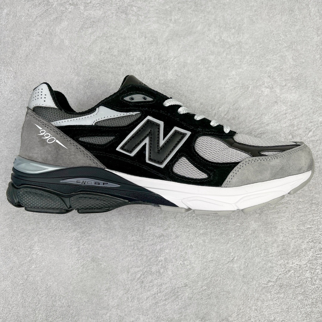 图片[10]-＃K版纯原福利 New Balance M990 新百伦NB990V3 第三代总统复古慢跑鞋 正确3M反光细节 原楦原纸版开发 正确6层组合底模精密开发 搭载全新碳素中底 后跟透明TPU水晶装饰条稳固 沿用了引以为傲的跑鞋手工技艺 采用猪皮绒面并包裹局部透气网面的鞋身设计 菱网鞋舌上刻有New Balance USA 鞋面依旧身着经典的大热之灰 彰显了其高端的品质身份 尺码：36 37 37.5 38 38.5 39 40 40.5 41.5 42 42.5 43 44 45-选品中心