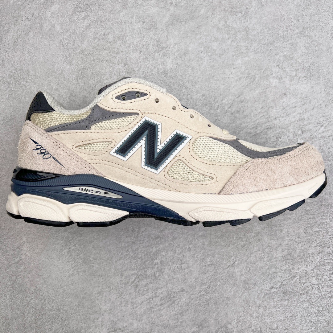 图片[13]-＃K版纯原福利 New Balance M990 新百伦NB990V3 第三代总统复古慢跑鞋 正确3M反光细节 原楦原纸版开发 正确6层组合底模精密开发 搭载全新碳素中底 后跟透明TPU水晶装饰条稳固 沿用了引以为傲的跑鞋手工技艺 采用猪皮绒面并包裹局部透气网面的鞋身设计 菱网鞋舌上刻有New Balance USA 鞋面依旧身着经典的大热之灰 彰显了其高端的品质身份 尺码：36 37 37.5 38 38.5 39 40 40.5 41.5 42 42.5 43 44 45-选品中心