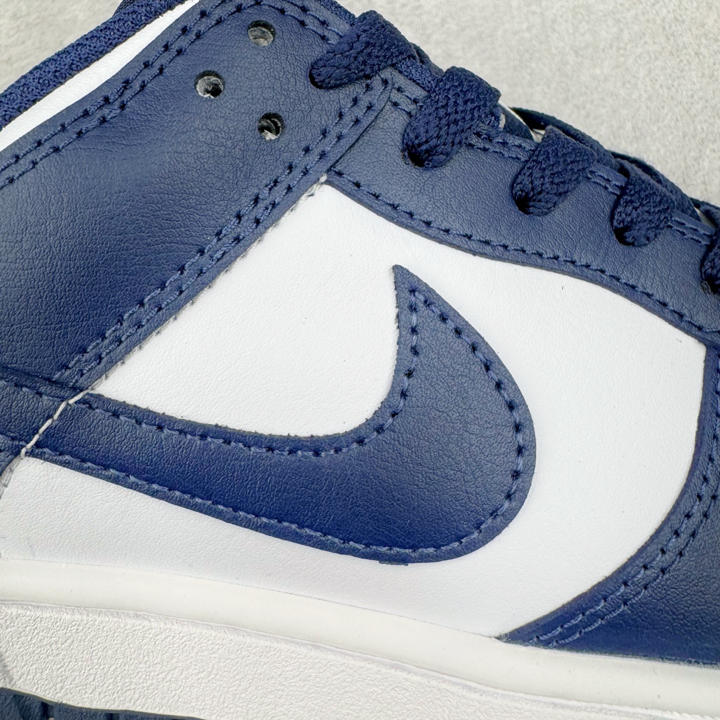 图片[16]-＃YC纯原 NK Dunk Low 午夜蓝 HF5441-107 实力大厂出品 新配色陆续开发 利润个位数只为口碑 全套原纸板楦头开发 确保原汁原味 完美呈现DUNK版型 一比一鞋头弧度高度鞋身弧度 此版本只针对中端市场 皮料材质有所更替 其他数据细节工艺流程均保持一致 绝不口嗨 细节品控鞋型随意对比 独家私模官方第六代原厂航空铝磨具打磨大底 鞋头坡度极致还原 无解鞋型 原盒原配 圈内天花板工艺 原厂玻璃冲刀 超高清洁度 全鞋零毛边皮料切割 原厂中底布点胶 中底布拉帮走线遵循公司 尺码：36 36.5 37.5 38 38.5 39 40 40.5 41 42 42.5 43 44 44.5 45 46-选品中心