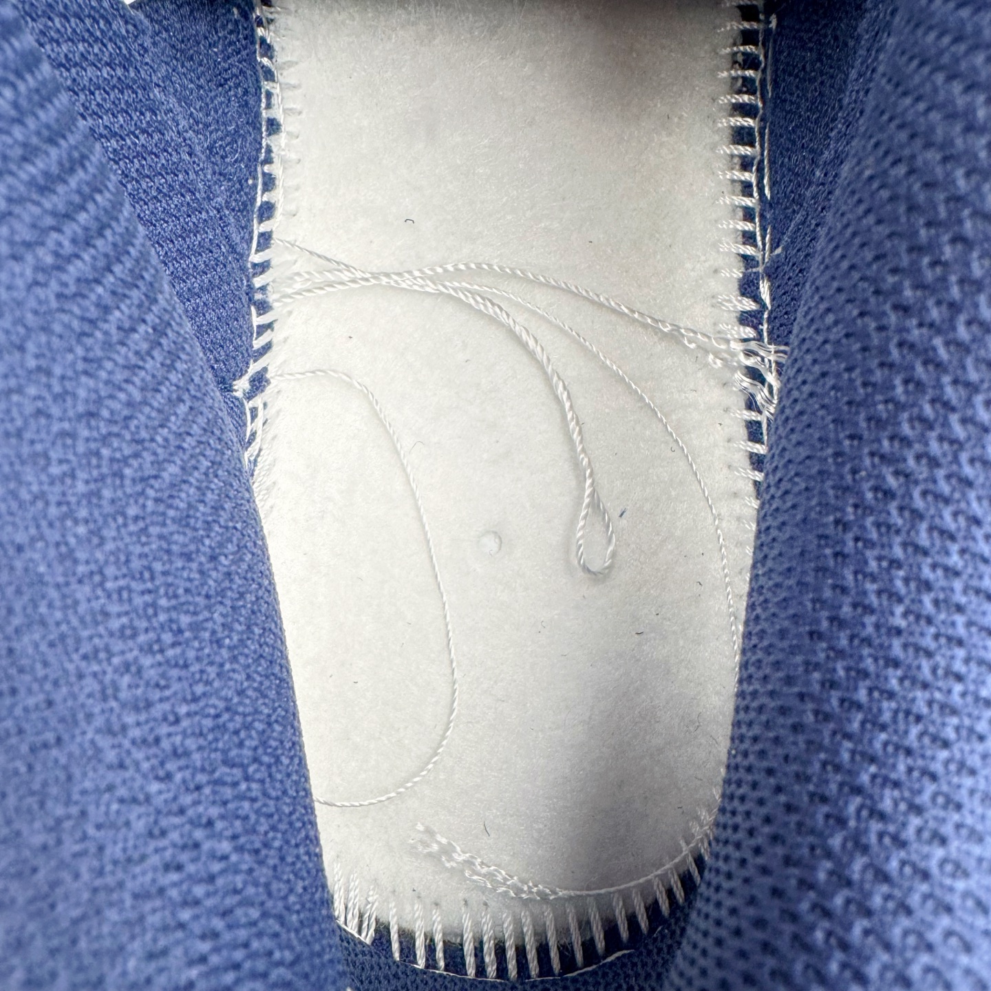 图片[11]-＃YC纯原 NK Dunk Low 午夜蓝 HF5441-107 实力大厂出品 新配色陆续开发 利润个位数只为口碑 全套原纸板楦头开发 确保原汁原味 完美呈现DUNK版型 一比一鞋头弧度高度鞋身弧度 此版本只针对中端市场 皮料材质有所更替 其他数据细节工艺流程均保持一致 绝不口嗨 细节品控鞋型随意对比 独家私模官方第六代原厂航空铝磨具打磨大底 鞋头坡度极致还原 无解鞋型 原盒原配 圈内天花板工艺 原厂玻璃冲刀 超高清洁度 全鞋零毛边皮料切割 原厂中底布点胶 中底布拉帮走线遵循公司 尺码：36 36.5 37.5 38 38.5 39 40 40.5 41 42 42.5 43 44 44.5 45 46-选品中心