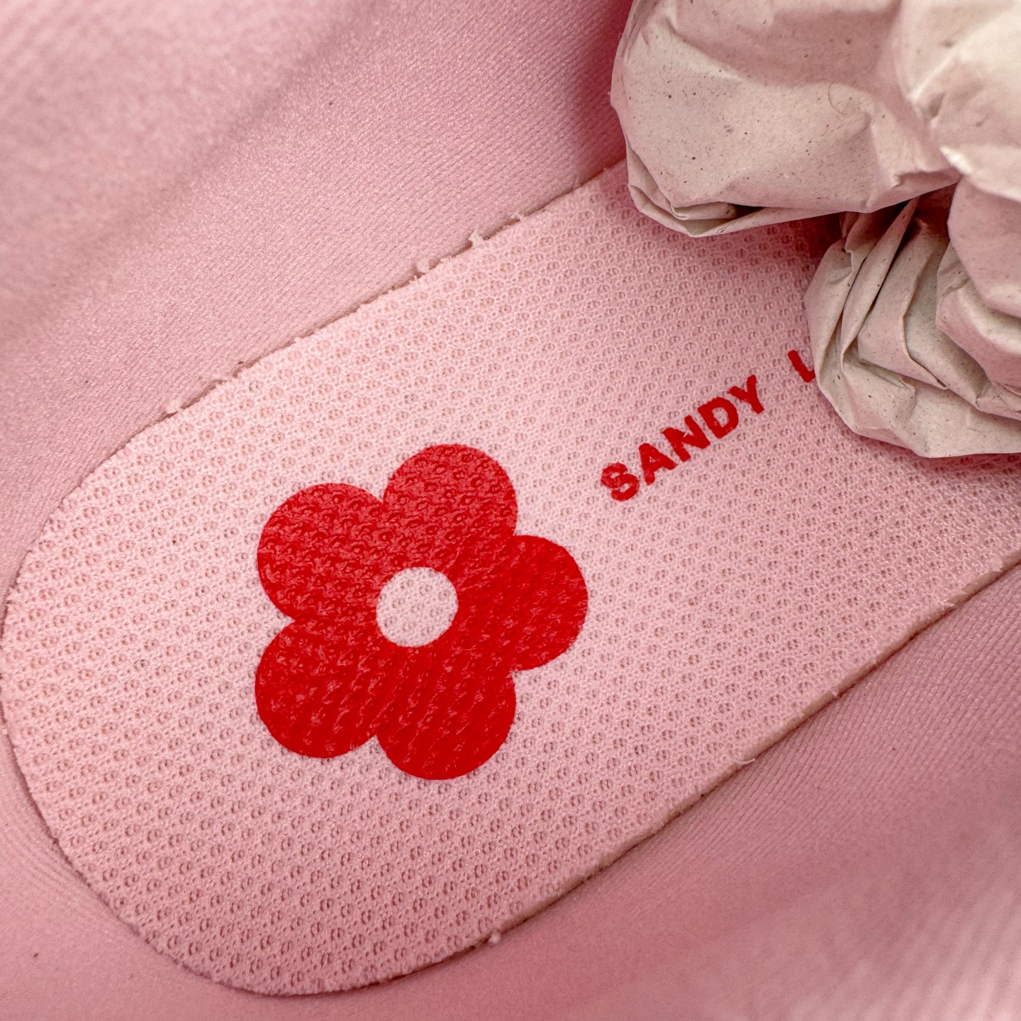 图片[11]-＃HP SALOMON XT-WHISPER 萨洛蒙圆头防滑耐磨低帮休闲越野训练城市通勤跑步鞋 男女同款 浅棕色 纯原外贸平台特供订单 耗时半年巨作 全套原纸板楦头开发 原厂特供网布配套加持 确保原汁原味 完美呈现版型 原档数据独家私模五层组合大底 男女鞋同步官方开发至46.5 原装Ortholite轻量化鞋垫 中底布带钢印编号 原厂TPU锁扣 进口港宝加持 后跟自然饱满 还原公司包裹性 鞋面以“锯齿”状的包裹系统呈现 在基色底之下加入了各种色点缀 将公司的最新技术和时尚前卫的造型融入耐用的长跑款式中 鞋面由 TPU 薄膜制成 并焊接在高耐磨网眼上 使其既时尚又坚固 由 ACS底盘支撑 可增强稳定性和支撑力 以及由橡胶凸耳 Contragrip外底覆盖的 EVA 缓冲中底 旨在应对崎岖的地形 鞋舌上的彩色Salomon 标签、Quicklace 系统以及鞋头、鞋舌和鞋跟上的附加品牌使细节更加完美 让穿着者可以轻松驾驭户外与通勤下的任何运动生活场景 无缝鞋身户外随意纵横 颜值与脚感兼备 出街通勤 绝对非常吸睛 你值得拥有 尺码：36 36.5 37.5 38 38.5 39 40 40.5 41 42 42.5 43 44 44.5 45 46 46.5 注意：偏小1码-选品中心