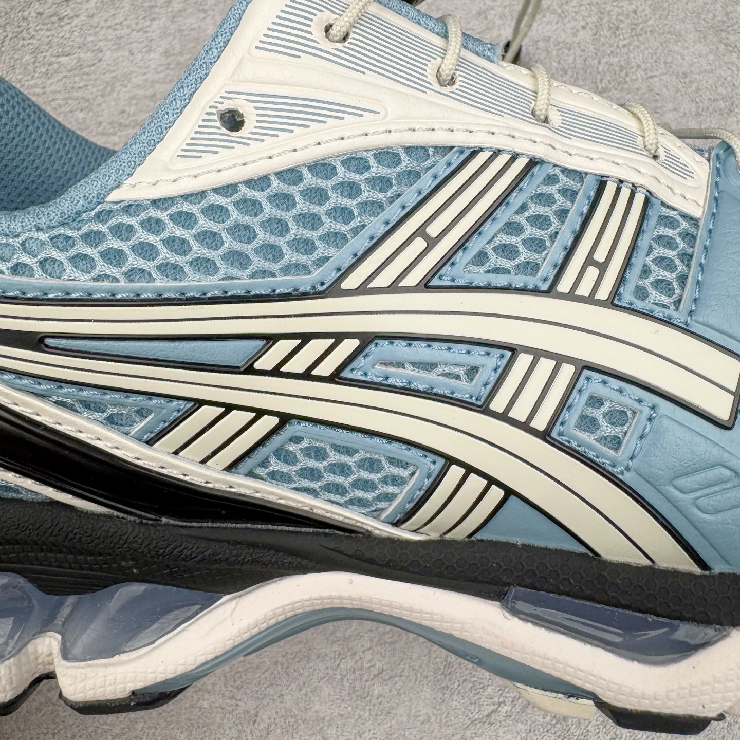 图片[18]-＃ZC总裁 Asics Gel-Kayano K14 亚瑟士系列复古舒适织物合成革减震防滑耐磨低帮休闲跑步鞋 市场顶级版本 原装纸板楦头开发 独家私模五层组合大底 原厂定制缓震硅胶加持 原盒原配 官方四联吊牌 一比一同步原鞋工艺和用料 鞋面原厂“三明治”多层网布 区别其他同价版本 鞋垫采用原厂OrthoLite欧索莱材质 非普通海玻璃鞋垫 后跟一样采用了GEL缓震胶 整体系列设计非常的科技感 锻炼跑步的同时让你一样时尚百搭 尺码：36 37 37.5 38 39 39.5 40 40.5 41.5 42 42.5 43.5 44 44.5 45 46-选品中心