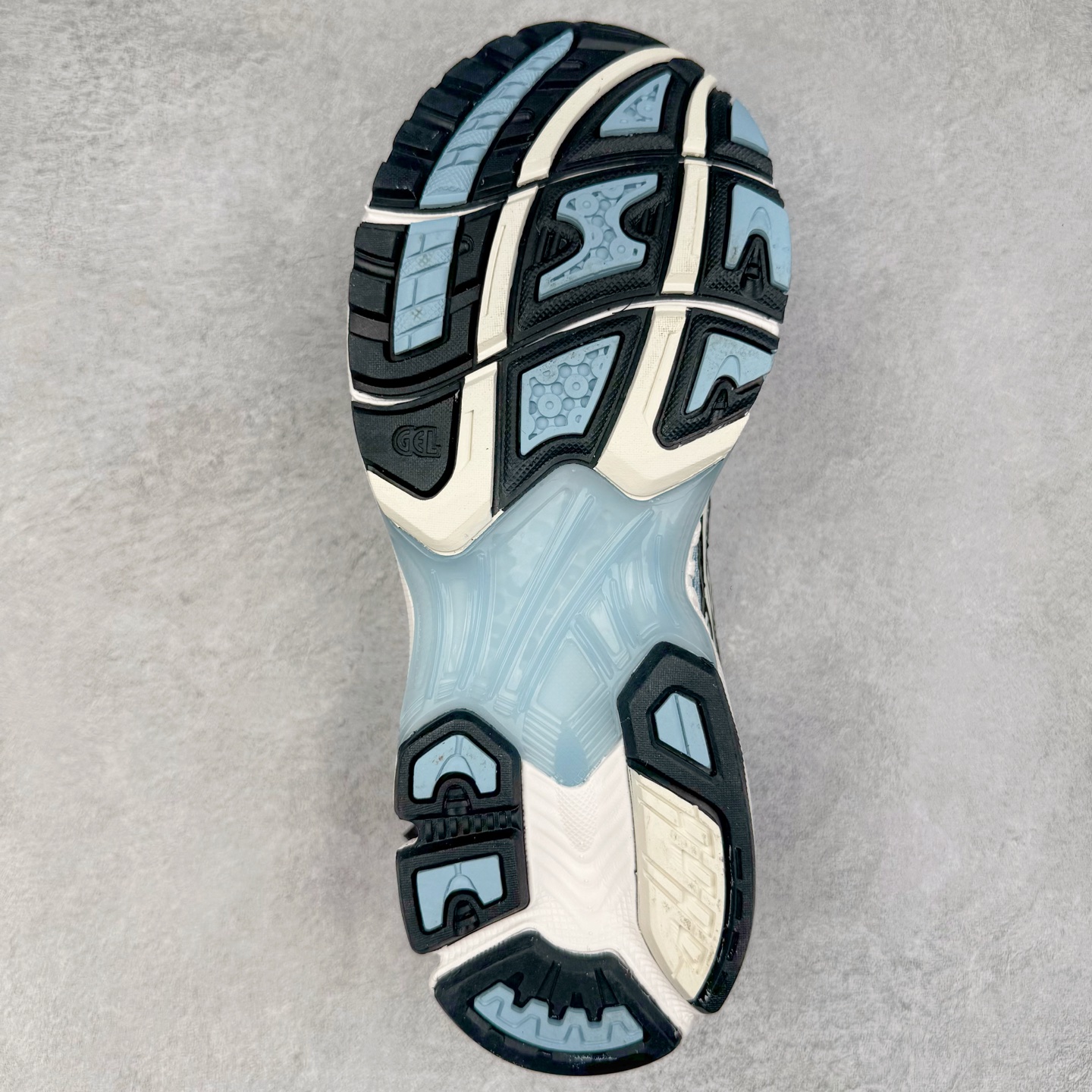 图片[9]-＃ZC总裁 Asics Gel-Kayano K14 亚瑟士系列复古舒适织物合成革减震防滑耐磨低帮休闲跑步鞋 市场顶级版本 原装纸板楦头开发 独家私模五层组合大底 原厂定制缓震硅胶加持 原盒原配 官方四联吊牌 一比一同步原鞋工艺和用料 鞋面原厂“三明治”多层网布 区别其他同价版本 鞋垫采用原厂OrthoLite欧索莱材质 非普通海玻璃鞋垫 后跟一样采用了GEL缓震胶 整体系列设计非常的科技感 锻炼跑步的同时让你一样时尚百搭 尺码：36 37 37.5 38 39 39.5 40 40.5 41.5 42 42.5 43.5 44 44.5 45 46-选品中心