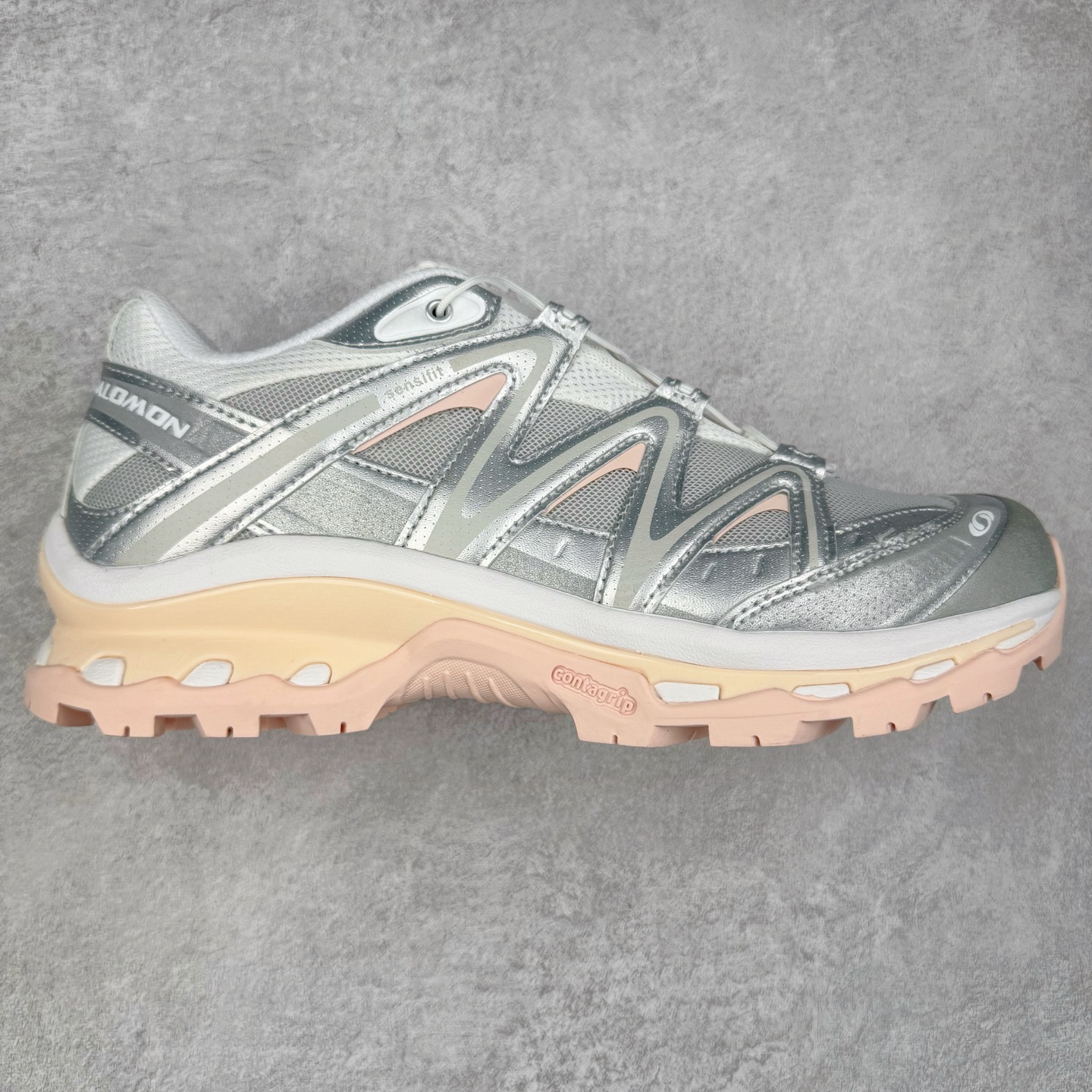 ＃C版 Salomon XT-QUEST ADV 萨洛蒙潮流越野机能户外功能鞋 纯原外贸平台特供订单 耗时半年巨作 全套原纸板楦头开发 原厂特供网布配套加持 确保原汁原味 完美呈现版型 原档数据独家私模五层组合大底 男女鞋同步官方开发至46.5 原装Ortholite轻量化鞋垫 中底布带钢印编号 原厂TPU锁扣 进口港宝加持 后跟自然饱满 还原公司包裹性 基于 SALOMON 初代 XT 鞋身造型并搭载 4D ADVANCED CHASSIS™ 大底打造而成 为这款 XT-QUEST 带来了多项足部控制与保护等功能性 如在运动过程中控制左右晃动的过程而提高稳定性、改善长途越野过程中足中到足尖的过渡、提高感知岩石的精确度以抵抗尖锐物体对脚底的伤害以及采用动态缓冲来增强穿着舒适感 从而减轻疲劳感 使 XT-QUEST 成为一双舒适且安全的户外之履 尺码：36 36.5 37.5 38 38.5 39 40 40.5 41 42 42.5 43 44 44.5 45 46 46.5-选品中心