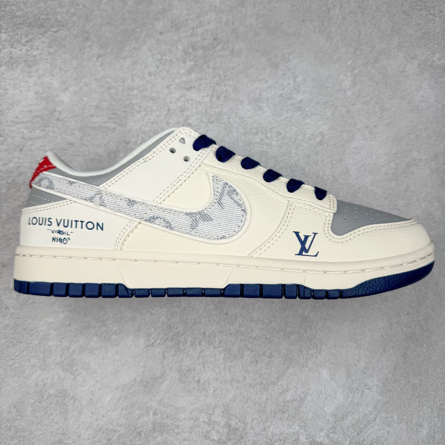 NK Dunk Low 定制配色 JP1628-038 大厂出品 极力推荐 原装头层材料 独家版型蒸餾加工帶來的是更好的视觉和脚感体验大厂纯原品质出货 清洁度 电绣工艺 皮料切割干净无任何毛边 细节完美 实拍调校N版已经零色差零失真 百分百还原实物色彩所见即所得 不存在货不对板色差等低级问题 选购参考实物拍摄 不混卖不参货 只用心做好货严格选品 承诺混一赔十 尺码：36 36.5 37.5 38 38.5 39 40 40.5 41 42 42.5 43 44 44.5 45-选品中心