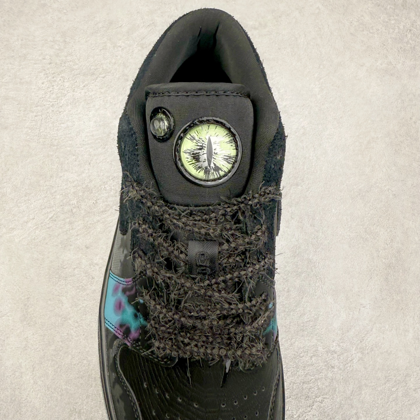 图片[5]-＃K版 Air Jordan AJ1 Low 低帮 恶魔之眼 HQ3442-001 全新流水线出品 DT版本唯一平替选择 市场第二梯队最强版 全部原鞋开发 原楦原纸板开发 全鞋电脑针车 原厂内置全掌气垫 原盒内在原标 唯一Zp原版鞋带绑法 免检产品 全新2022版型 全头层皮料 完美零毛边处理 原厂配置全掌气垫 价格定位良心 几十个配色陆续出货 实拍调校N版已经零色差零失真 百分百还原实物色彩所见即所得 不存在货不对板色差等低级问题 选购参考实物拍摄 不混卖不参货 只用心做好货严格选品 承诺混一赔十 尺码：36 36.5 37.5 38 38.5 39 40 40.5 41 42 42.5 43 44 44.5 45-选品中心