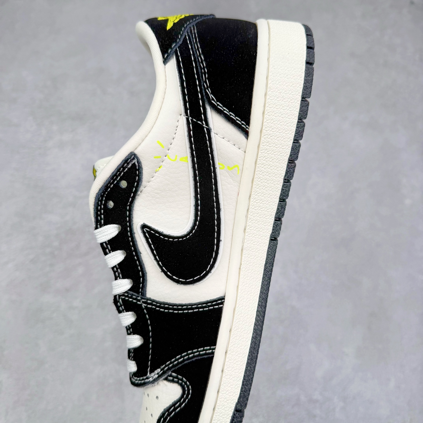 图片[7]-TS x Air Jordan AJ1 Low 倒钩低帮联名定制配色 XS2024-072 原厂内置气垫魔块 A模大底 头层小牛皮 鞋舌AJ原厂专用牛津布+AJ专用反口珍珠布+原厂无杂质高弹内里海棉+特殊封边弹力鞋带 实拍调校N版已经零色差零失真 百分百还原实物色彩所见即所得 不存在货不对板色差等低级问题 选购参考实物拍摄 不混卖不参货 只用心做好货严格选品 承诺混一赔十 尺码：36 36.5 37.5 38 38.5 39 40 40.5 41 42 42.5 43 44 44.5 45-选品中心