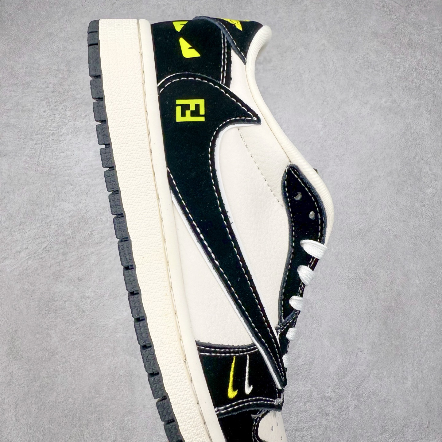 图片[6]-TS x Air Jordan AJ1 Low 倒钩低帮联名定制配色 XS2024-072 原厂内置气垫魔块 A模大底 头层小牛皮 鞋舌AJ原厂专用牛津布+AJ专用反口珍珠布+原厂无杂质高弹内里海棉+特殊封边弹力鞋带 实拍调校N版已经零色差零失真 百分百还原实物色彩所见即所得 不存在货不对板色差等低级问题 选购参考实物拍摄 不混卖不参货 只用心做好货严格选品 承诺混一赔十 尺码：36 36.5 37.5 38 38.5 39 40 40.5 41 42 42.5 43 44 44.5 45-选品中心